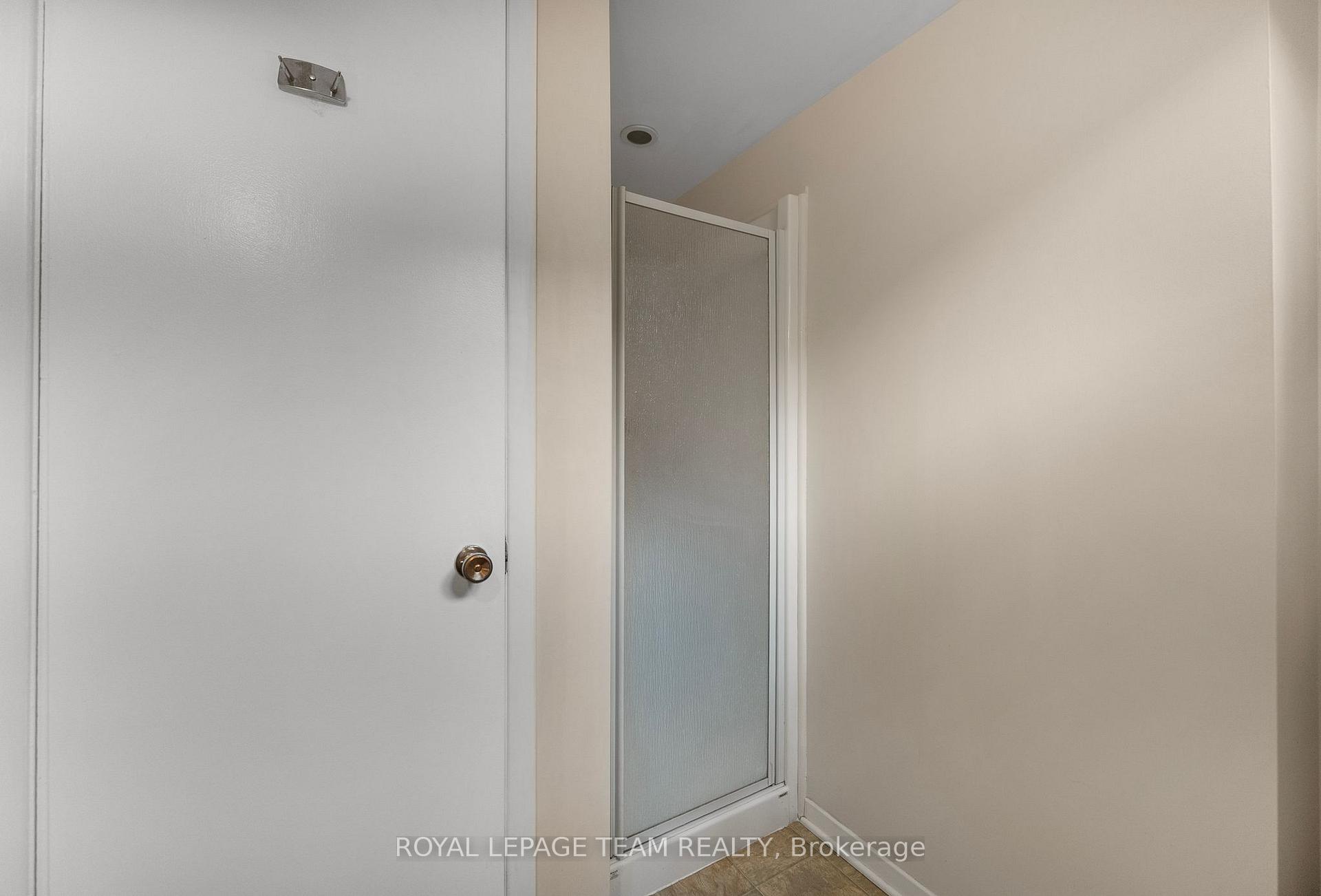 Photo 24 of 132 Pine Avenue, Renfrew — HOMEH