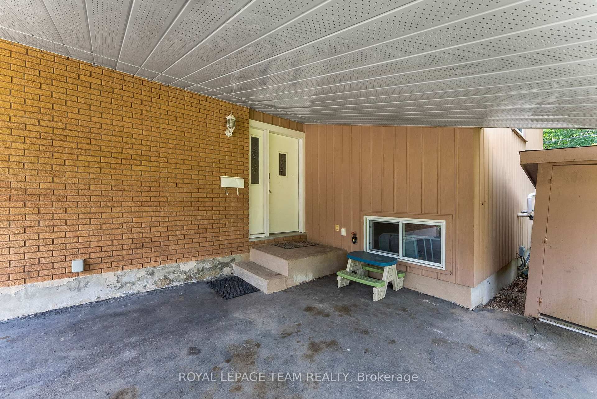 Photo 25 of 132 Pine Avenue, Renfrew — HOMEH