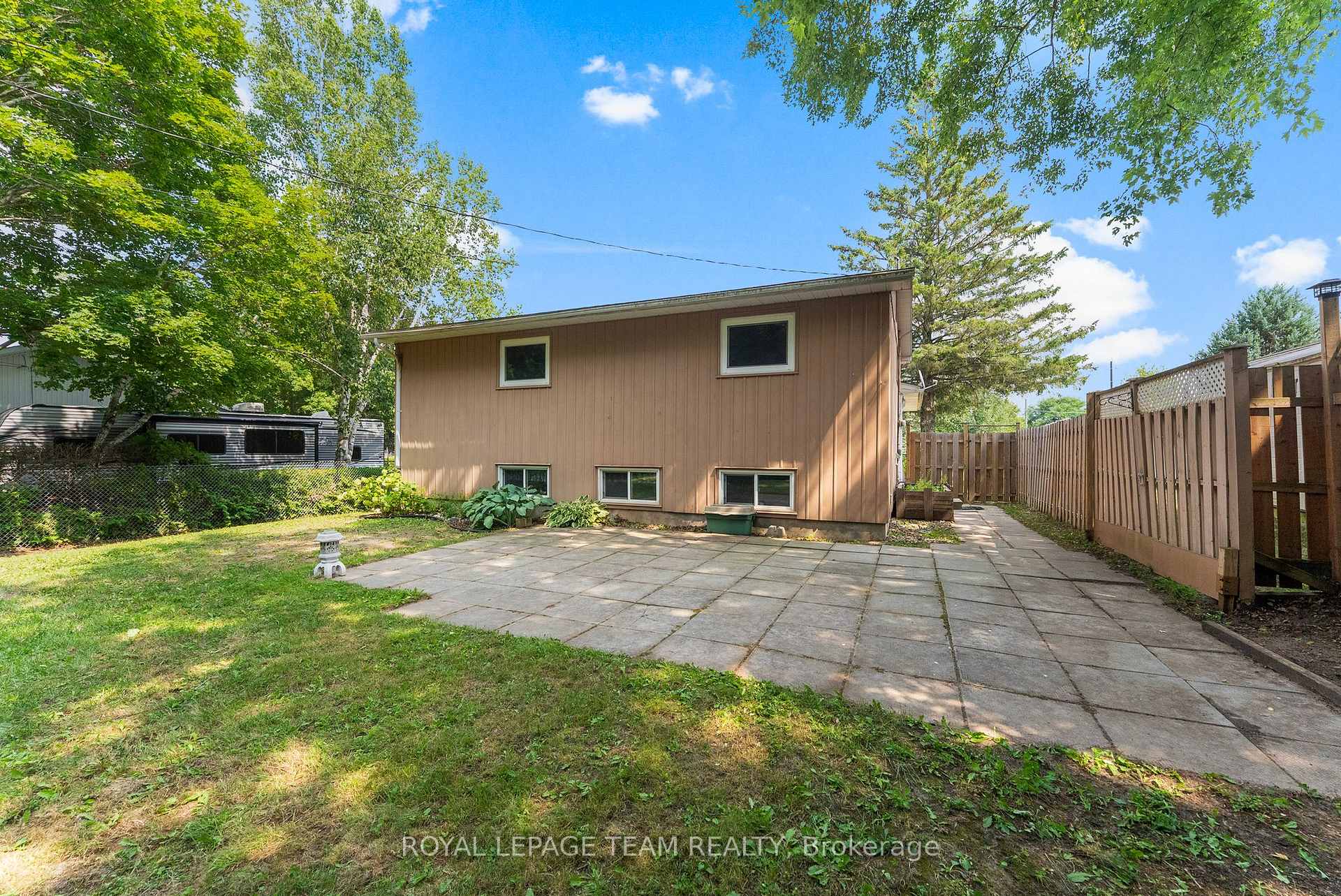 Photo 26 of 132 Pine Avenue, Renfrew — HOMEH