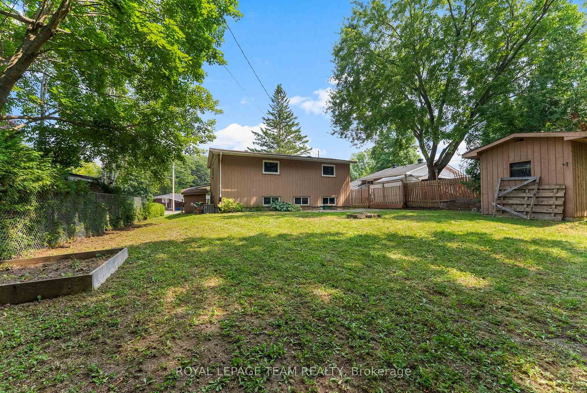 Photo 27 of 132 Pine Avenue, Renfrew — HOMEH
