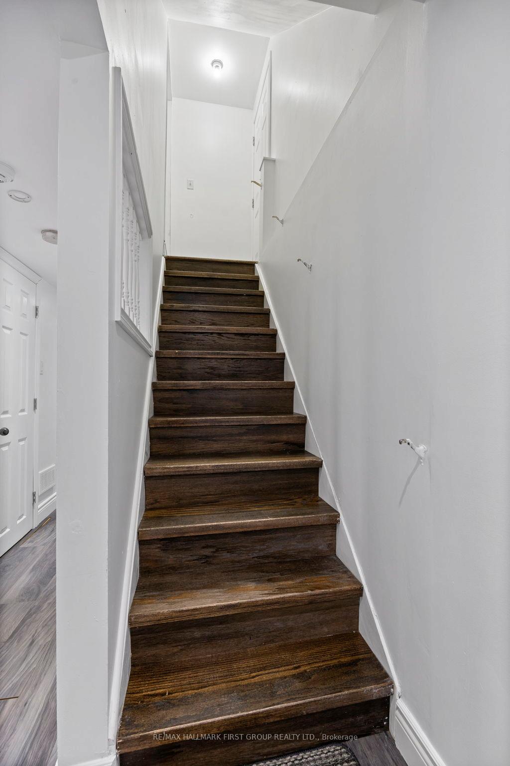 Photo 4 of 234 Shadow Place, Pickering, Rouge Park — HOMEH