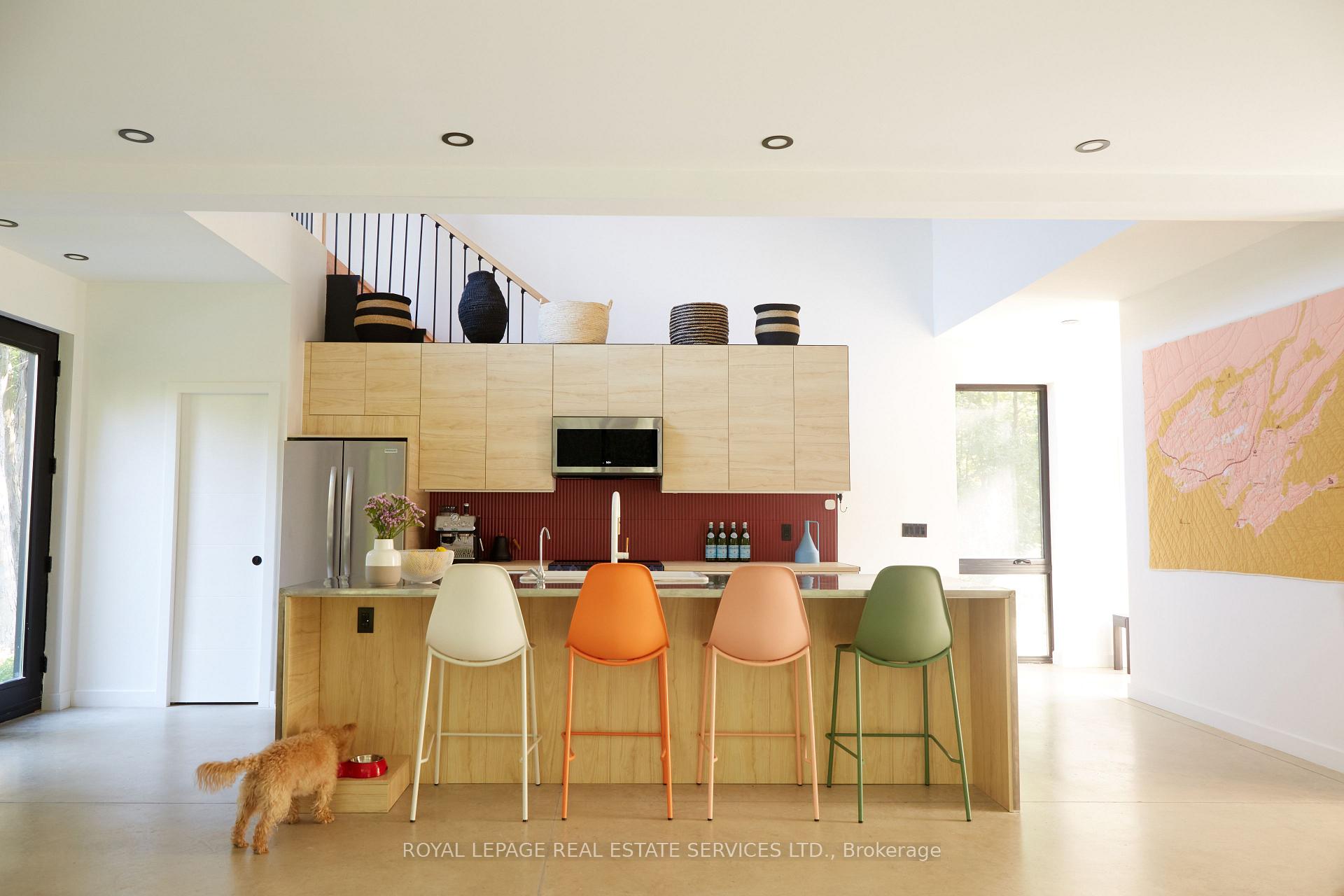 Photo 4 of 372 Prinyers Cove Crescent, Prince Edward County, North Marysburg Ward — HOMEH