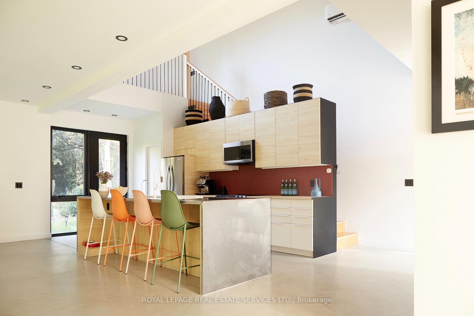 Photo 5 of 372 Prinyers Cove Crescent, Prince Edward County, North Marysburg Ward — HOMEH