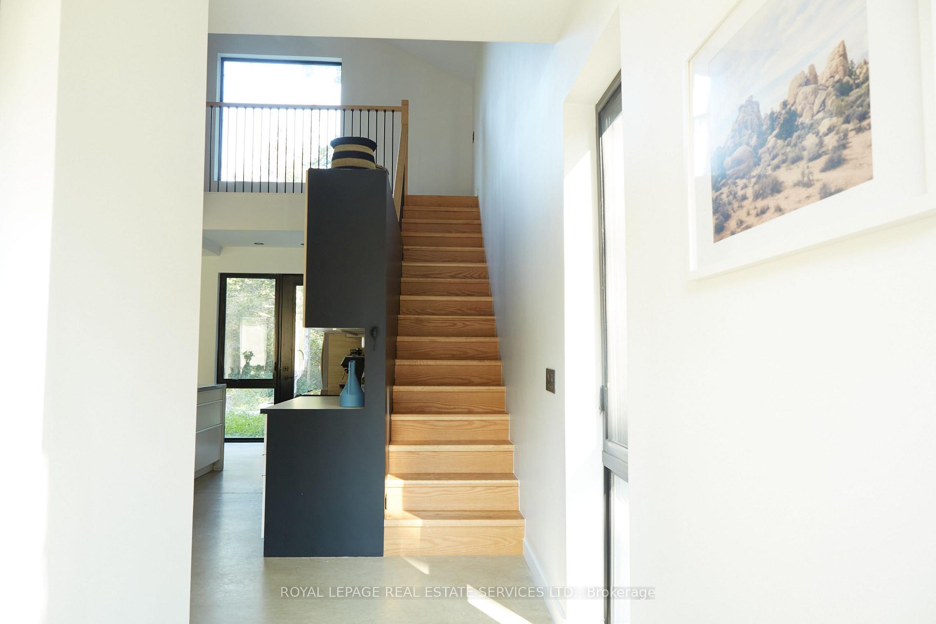 Photo 11 of 372 Prinyers Cove Crescent, Prince Edward County, North Marysburg Ward — HOMEH