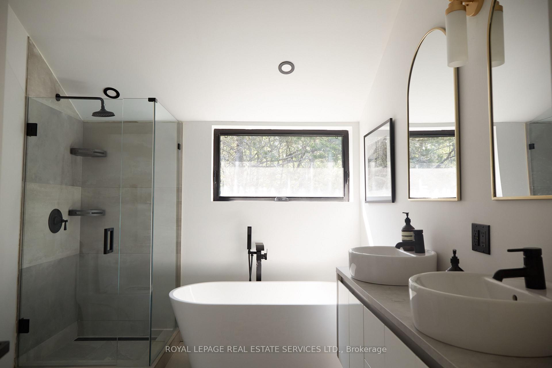 Photo 20 of 372 Prinyers Cove Crescent, Prince Edward County, North Marysburg Ward — HOMEH