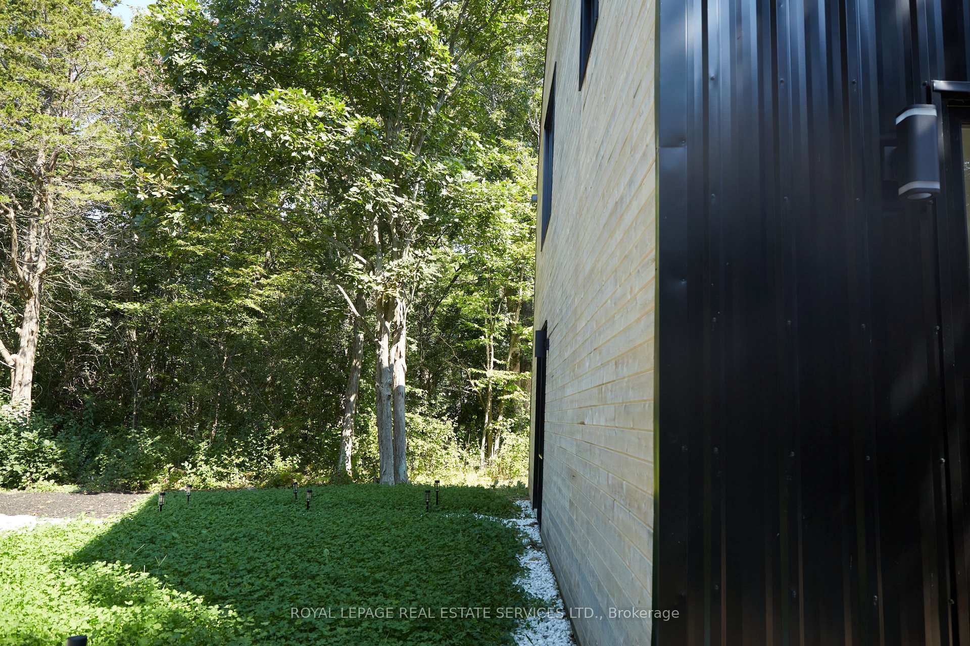 Photo 36 of 372 Prinyers Cove Crescent, Prince Edward County, North Marysburg Ward — HOMEH