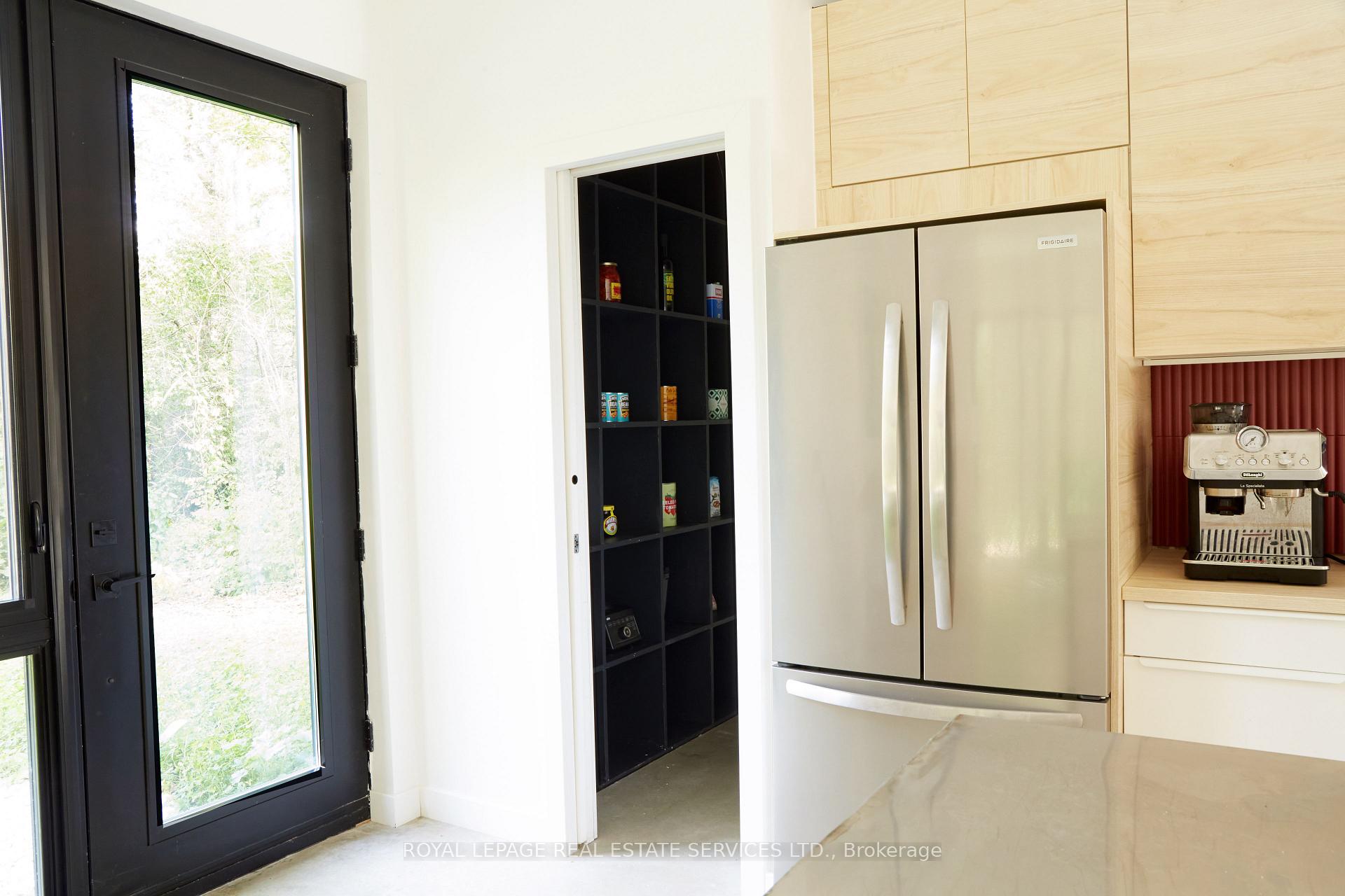 Photo 40 of 372 Prinyers Cove Crescent, Prince Edward County, North Marysburg Ward — HOMEH