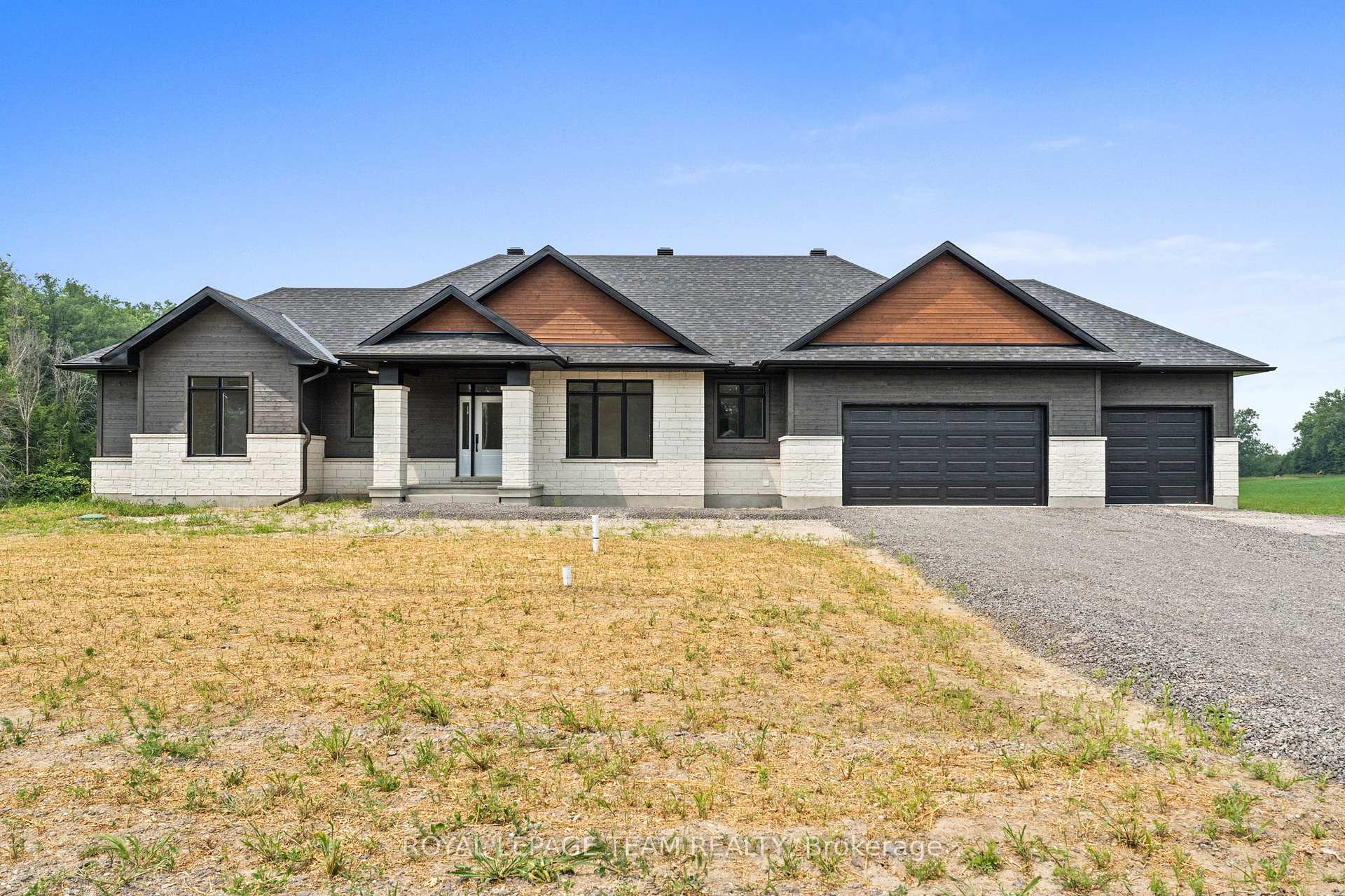 Photo 1 of 1184 Jamieson Lane, Renfrew — HOMEH