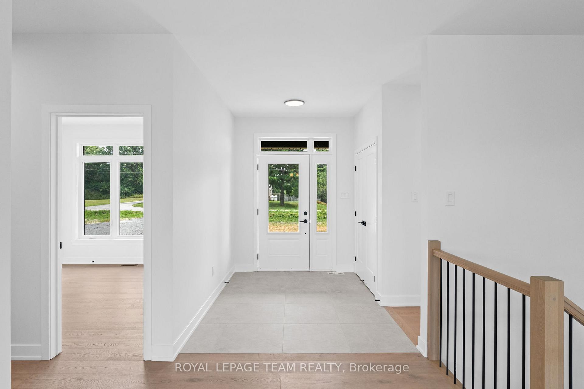 Photo 3 of 1184 Jamieson Lane, Renfrew — HOMEH