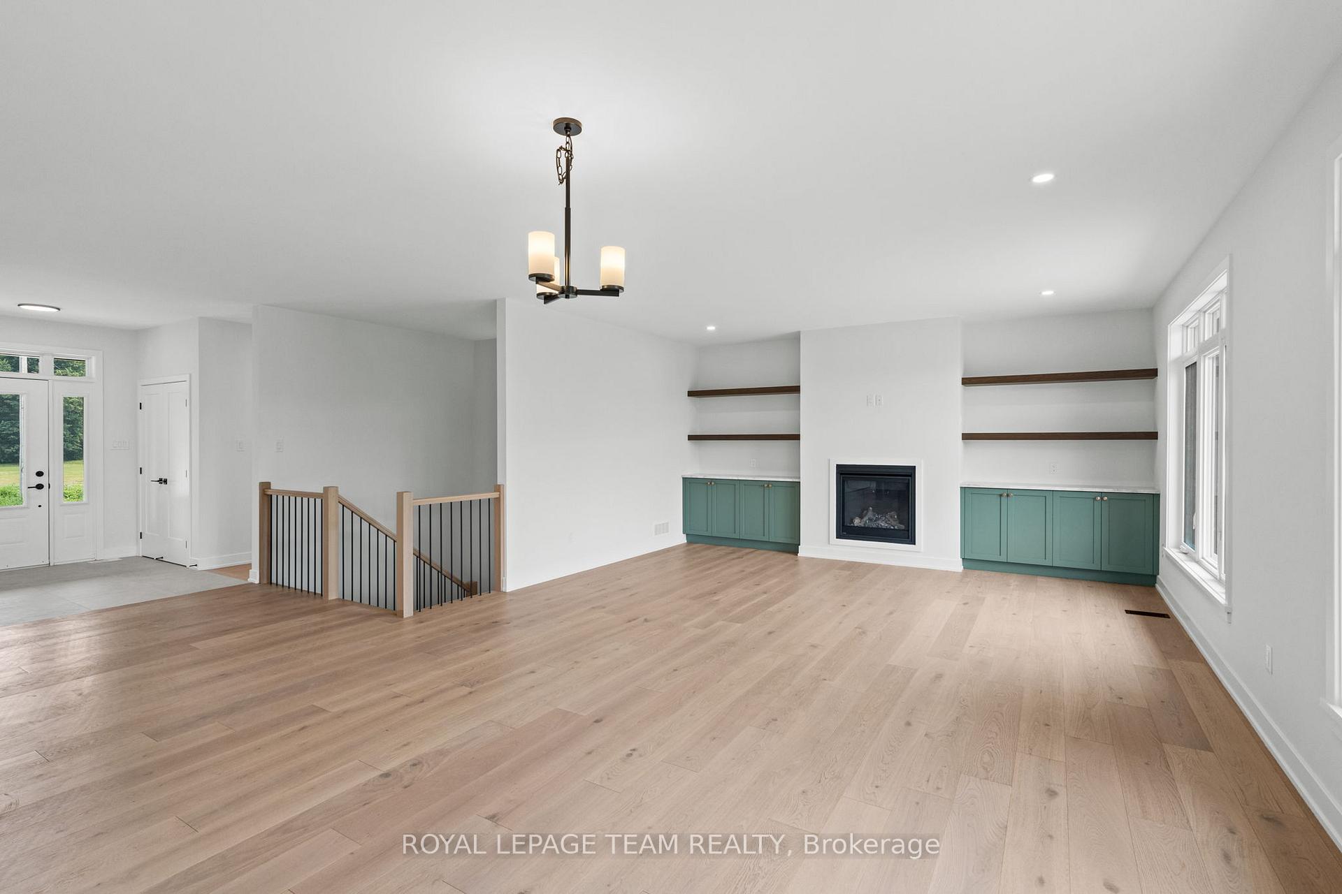 Photo 5 of 1184 Jamieson Lane, Renfrew — HOMEH