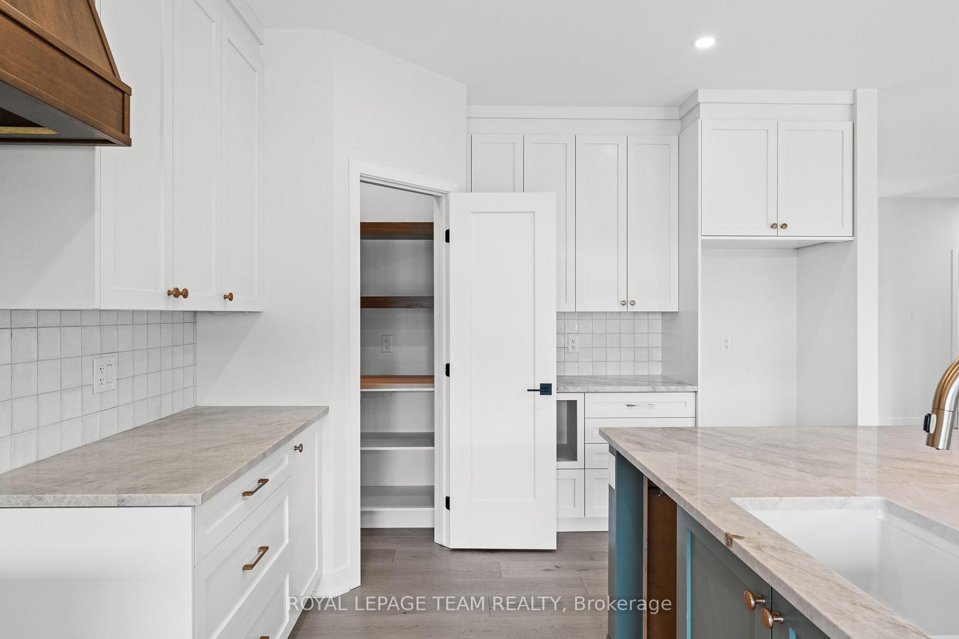 Photo 15 of 1184 Jamieson Lane, Renfrew — HOMEH