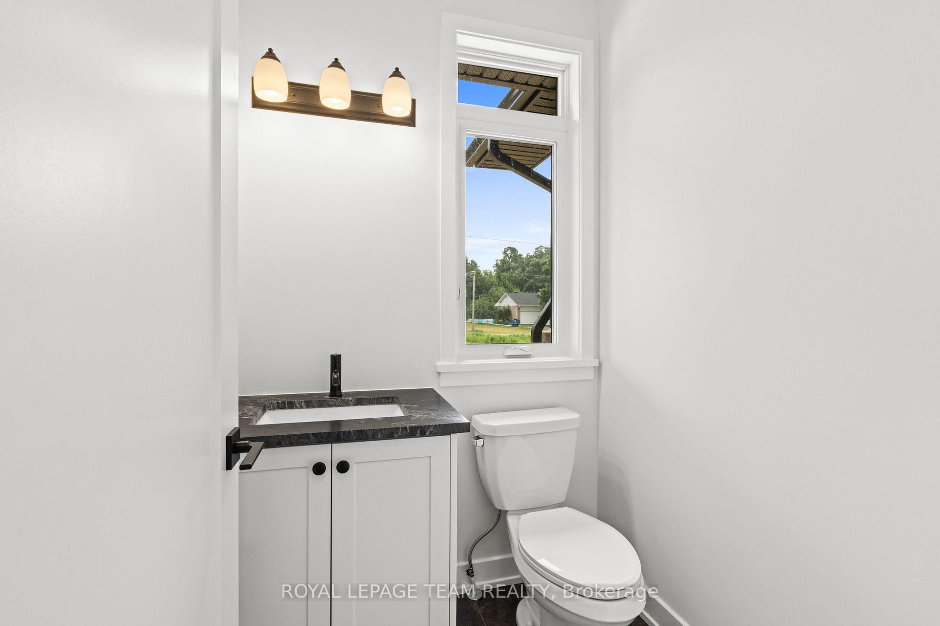 Photo 25 of 1184 Jamieson Lane, Renfrew — HOMEH