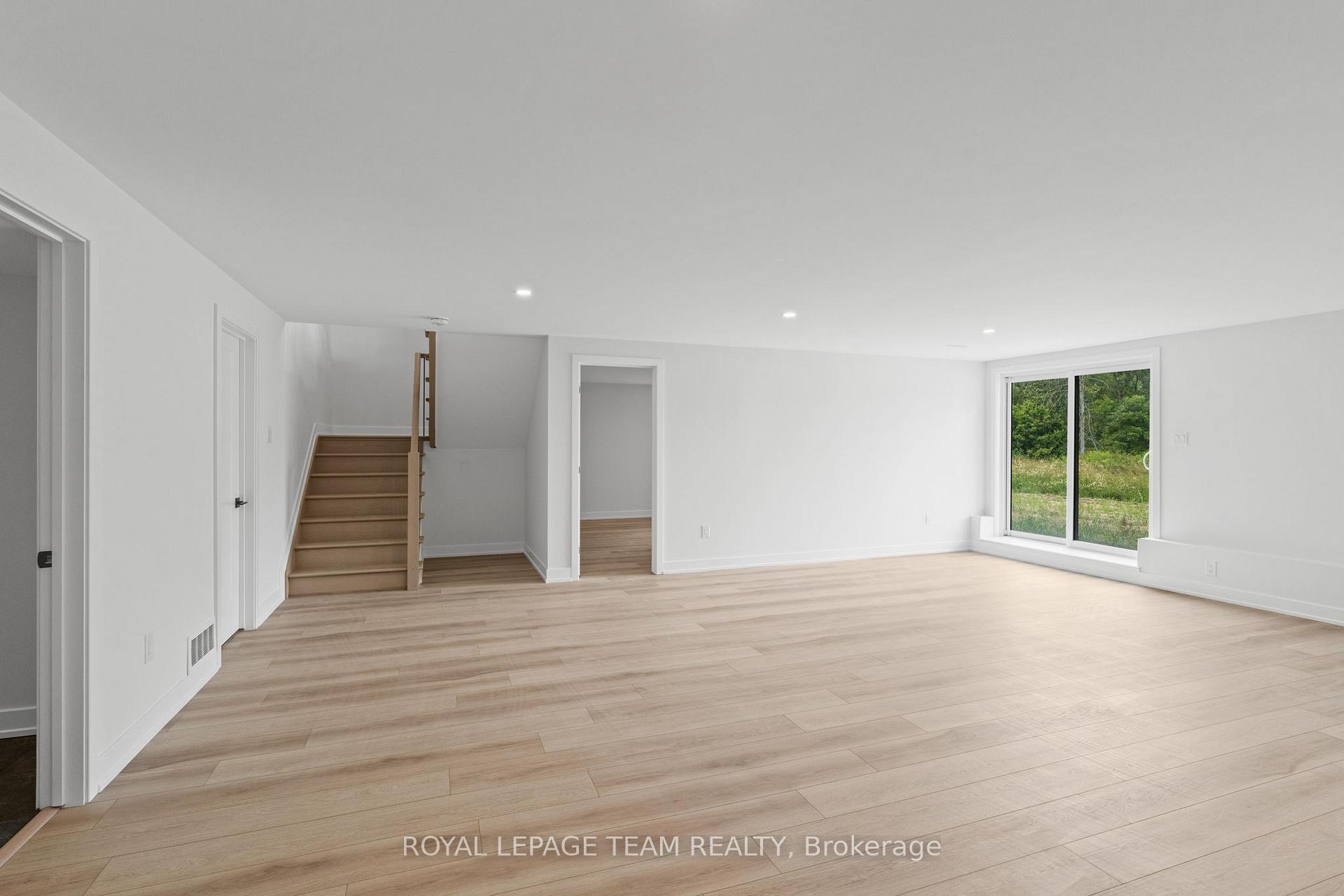 Photo 41 of 1184 Jamieson Lane, Renfrew — HOMEH
