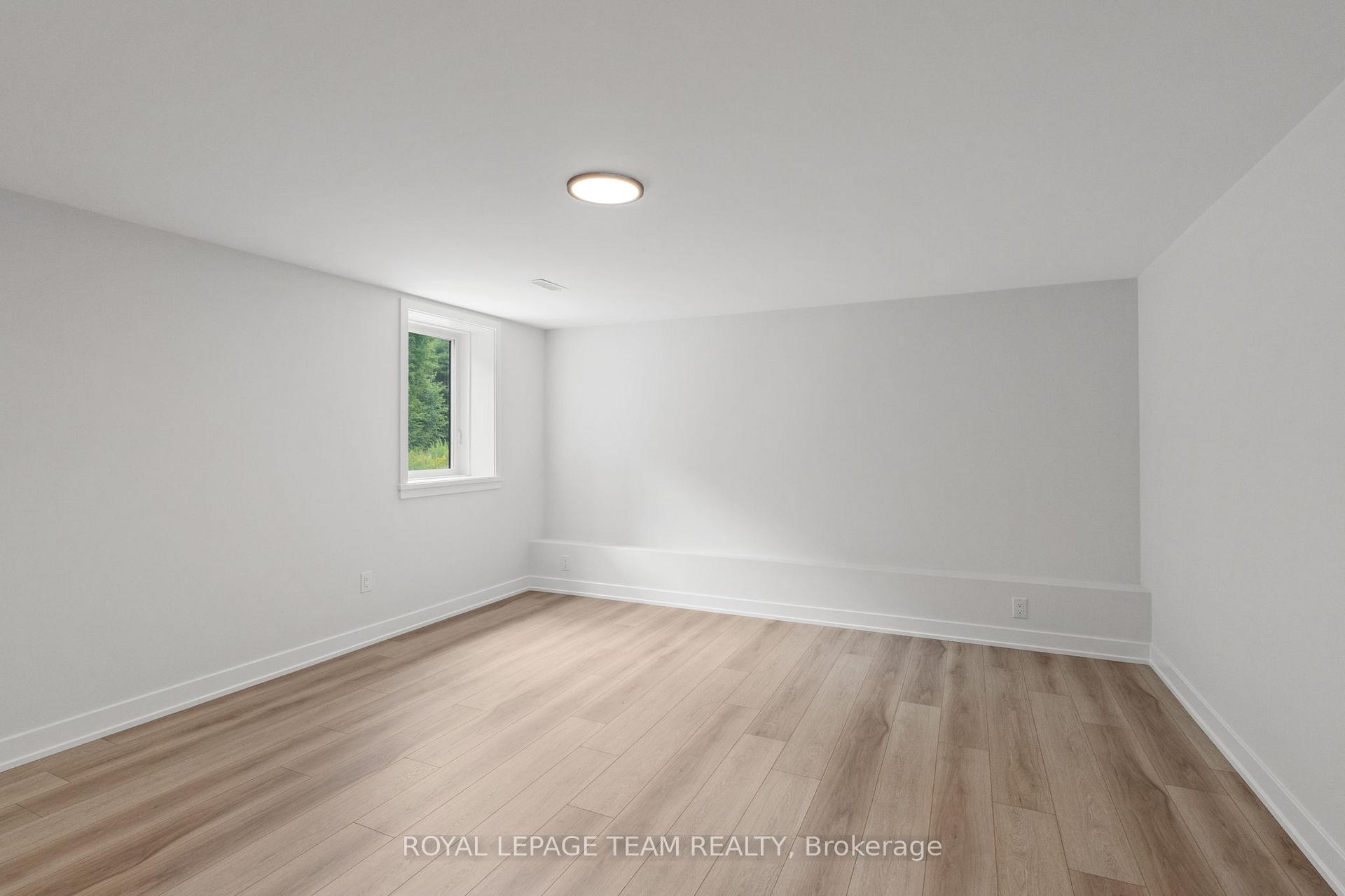 Photo 44 of 1184 Jamieson Lane, Renfrew — HOMEH