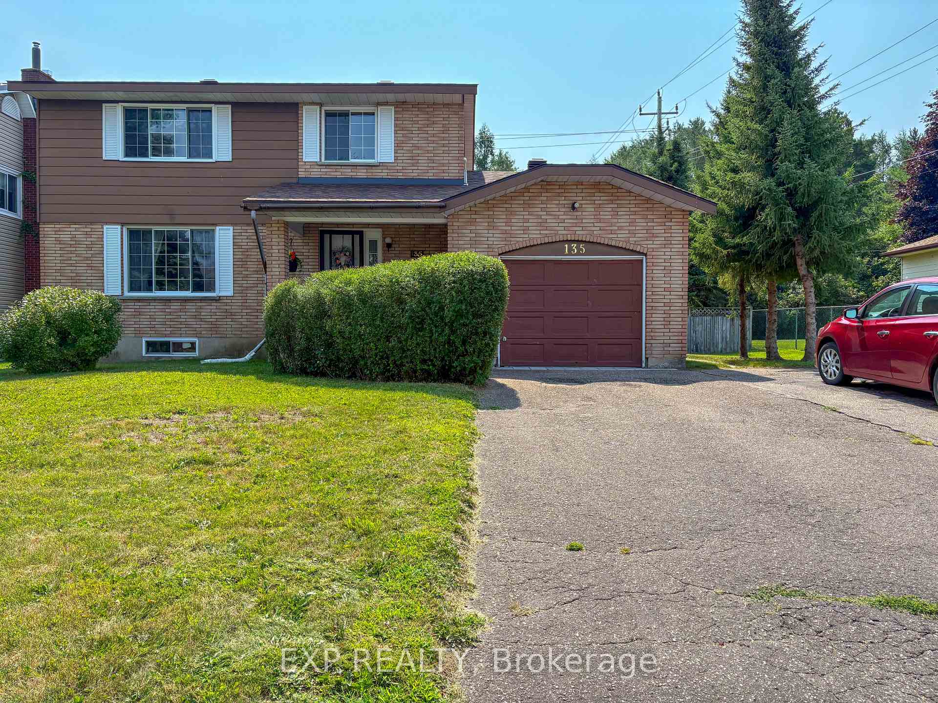 Photo 1 of 135 Ivy Avenue, Renfrew — HOMEH
