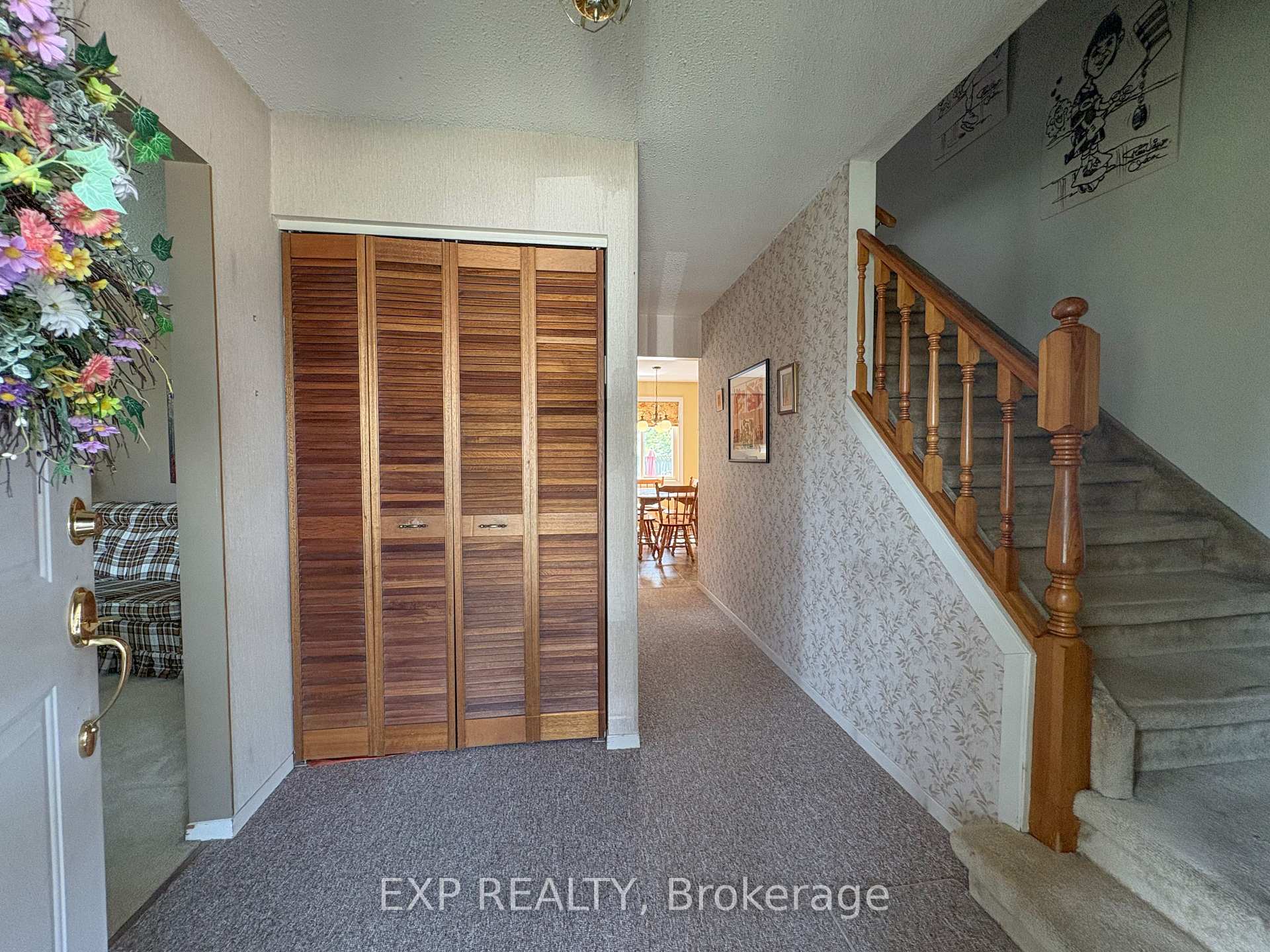 Photo 3 of 135 Ivy Avenue, Renfrew — HOMEH