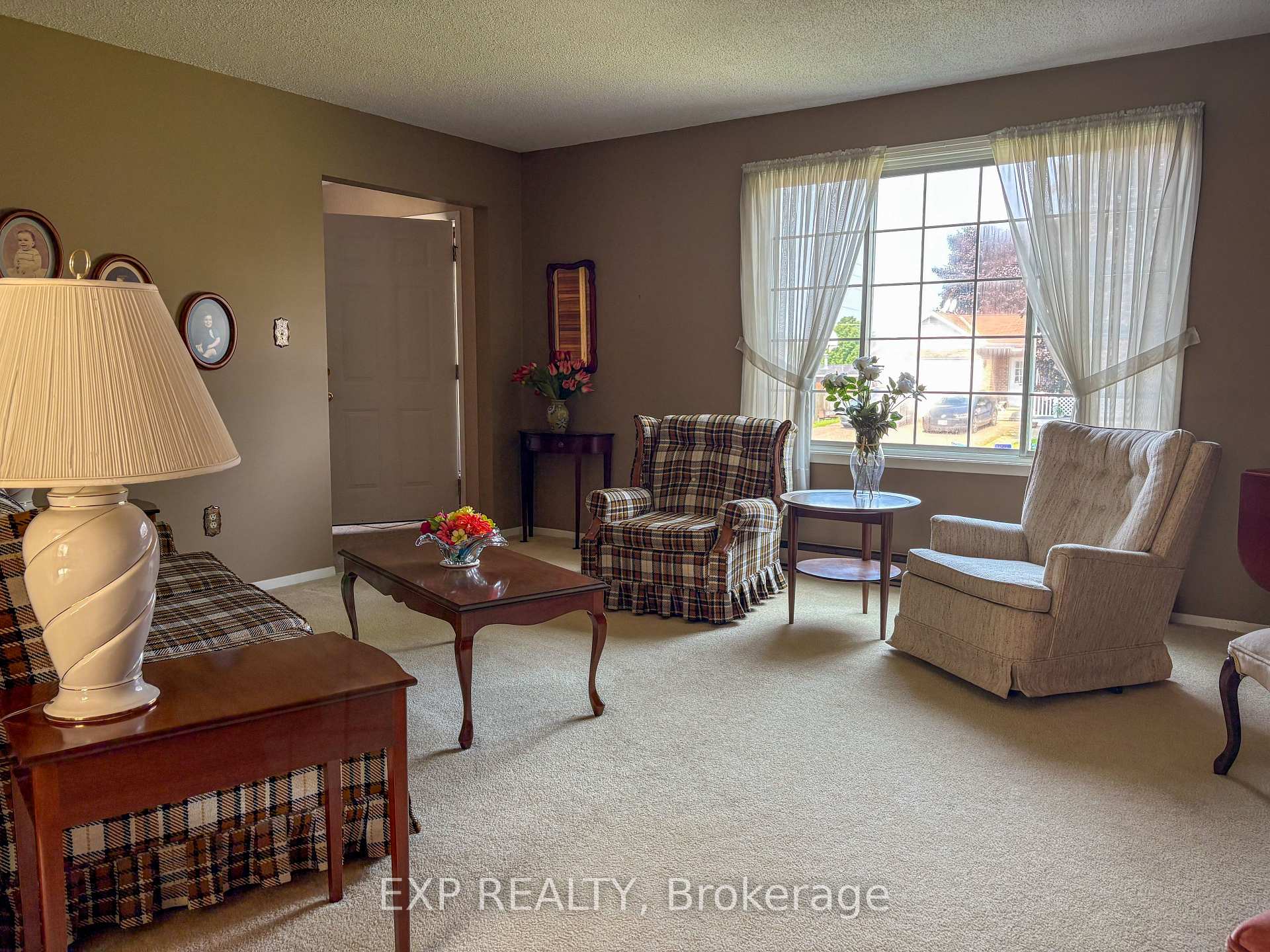 Photo 9 of 135 Ivy Avenue, Renfrew — HOMEH