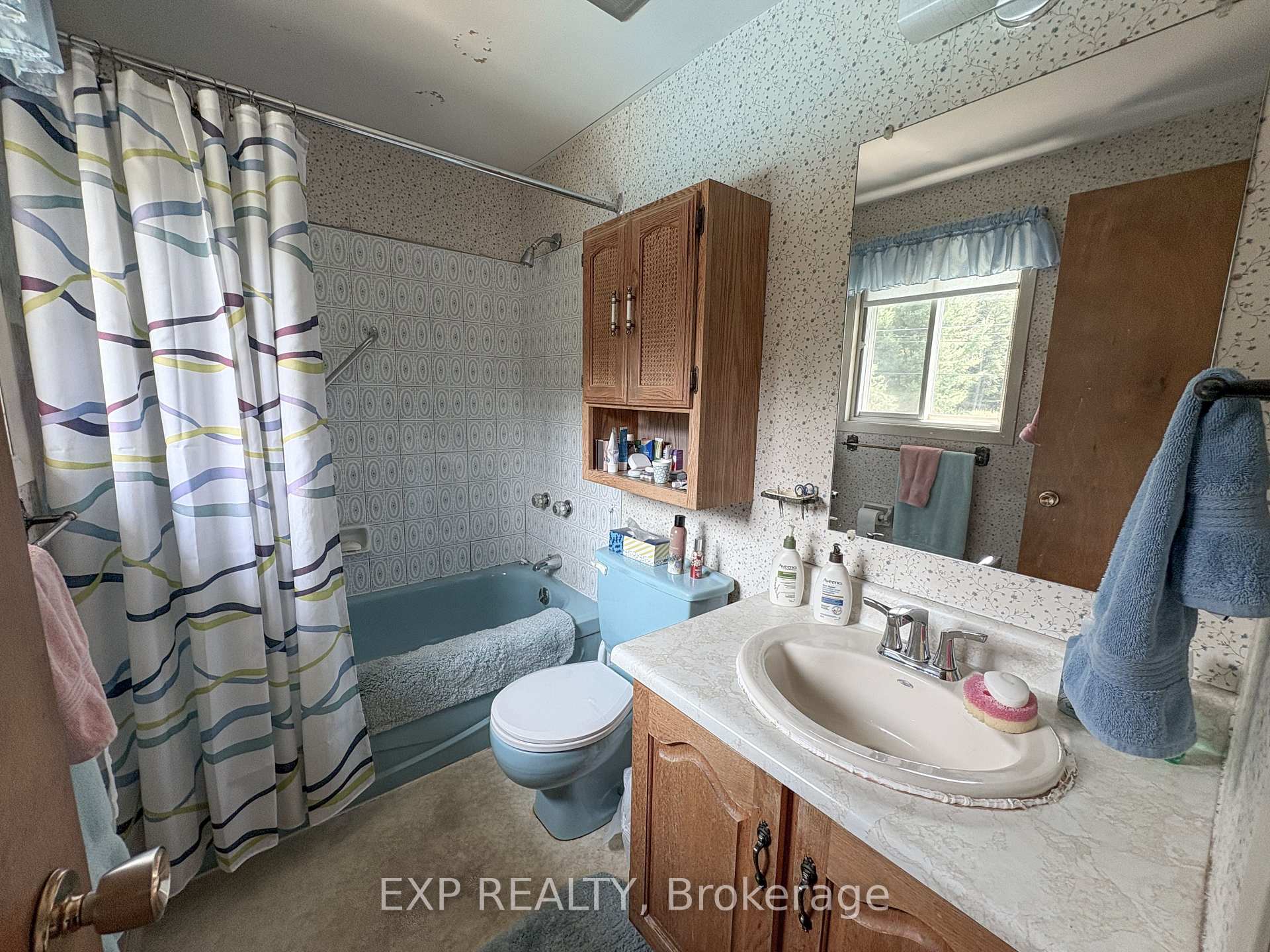 Photo 16 of 135 Ivy Avenue, Renfrew — HOMEH