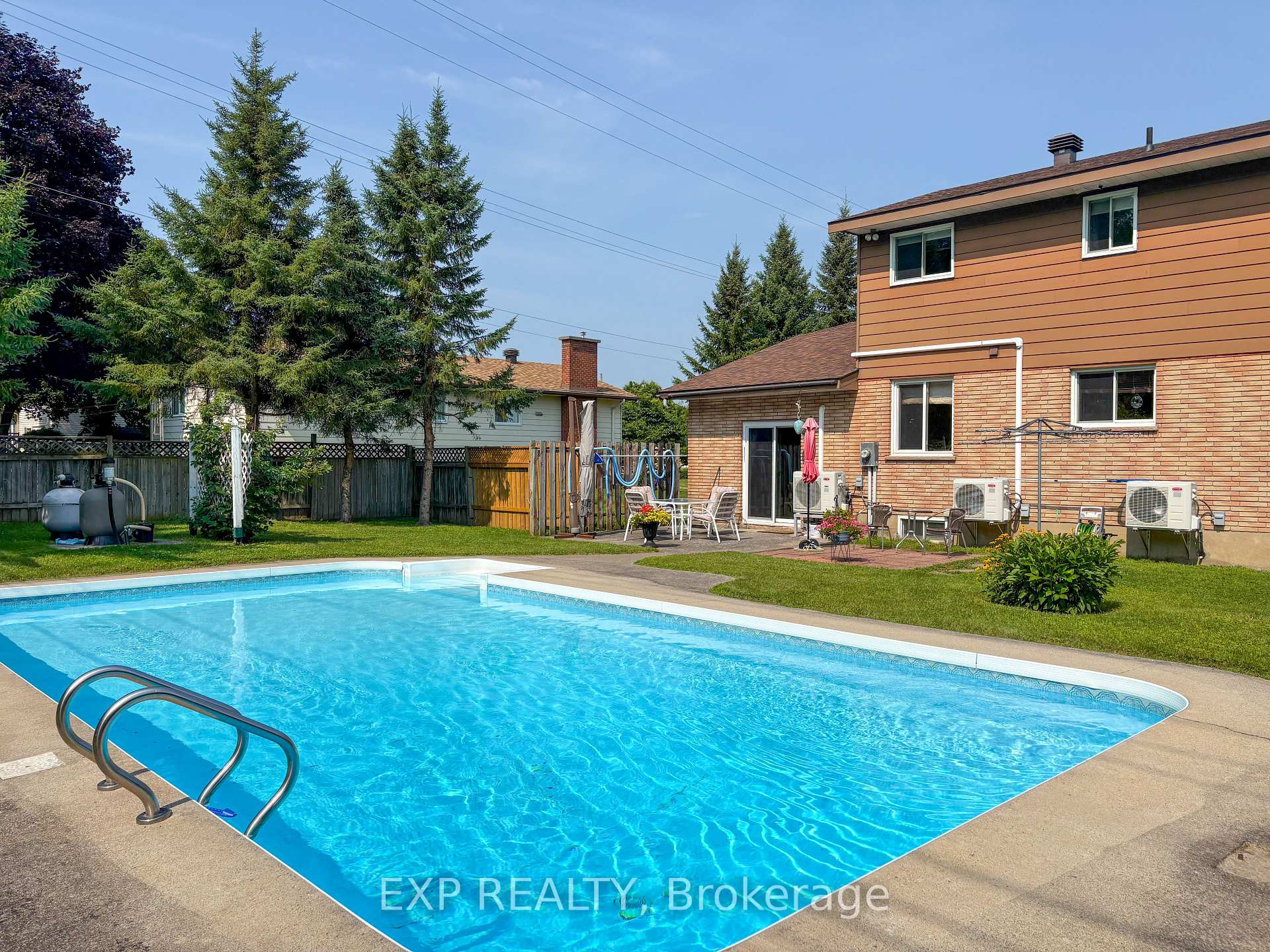 Photo 19 of 135 Ivy Avenue, Renfrew — HOMEH