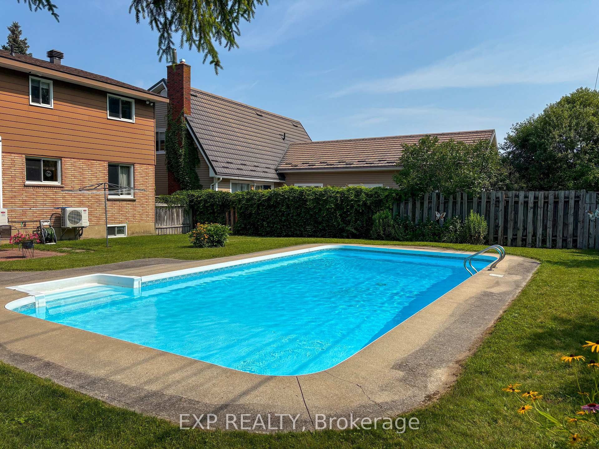 Photo 20 of 135 Ivy Avenue, Renfrew — HOMEH