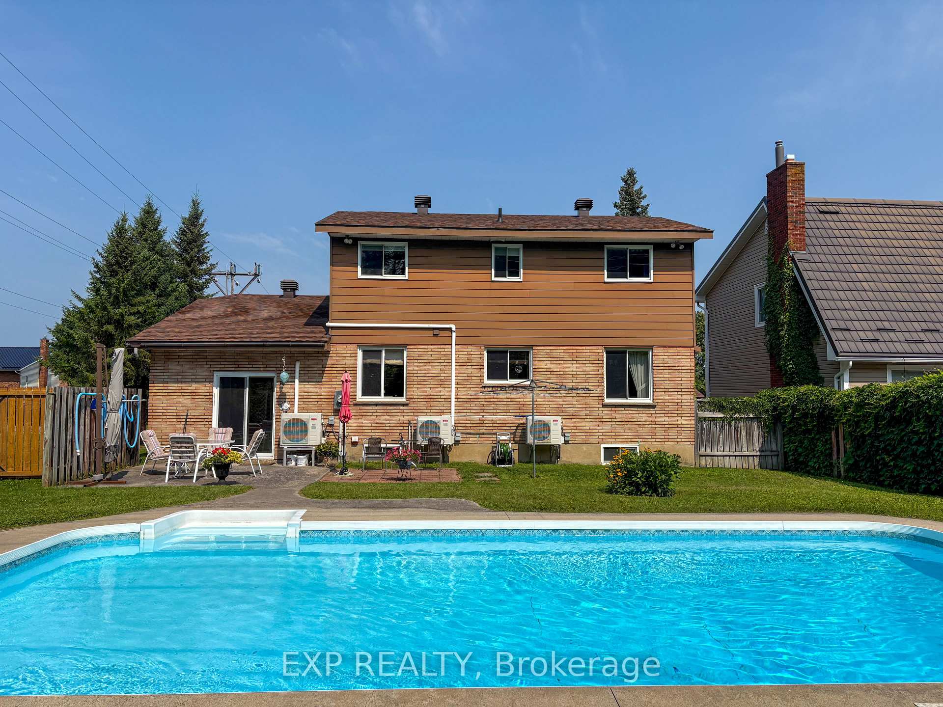 Photo 22 of 135 Ivy Avenue, Renfrew — HOMEH