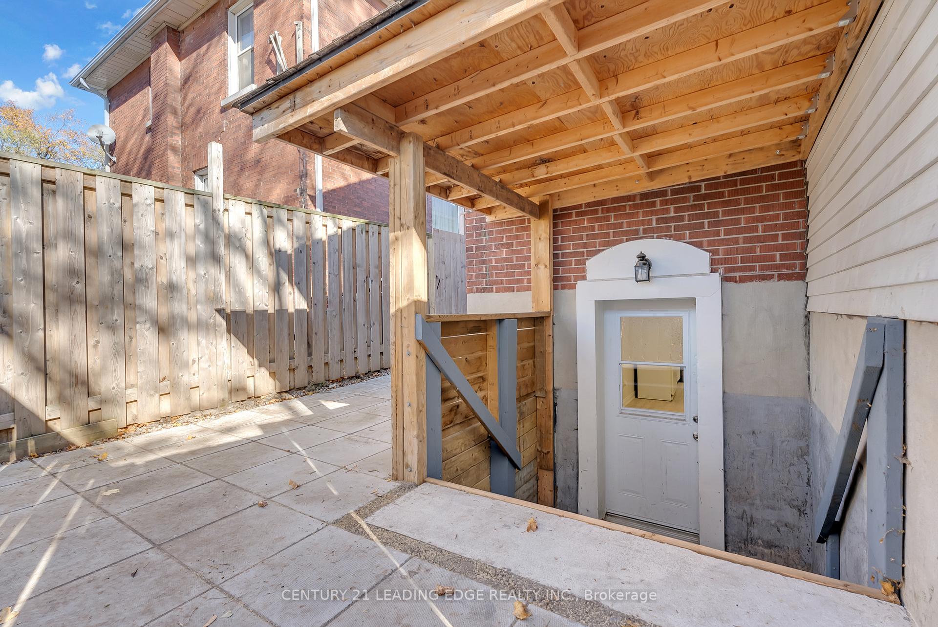 Photo 4 of Unit Bsmt, 582 Simcoe Street, Oshawa, Central — HOMEH
