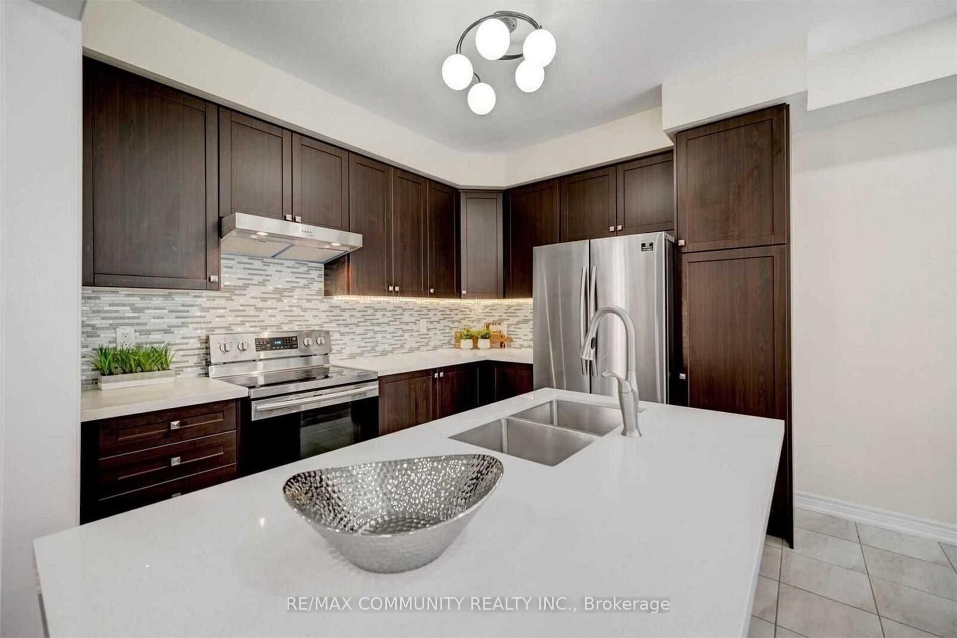 Photo 8 of 1101 Baltic Lane, Pickering, Rural Pickering — HOMEH