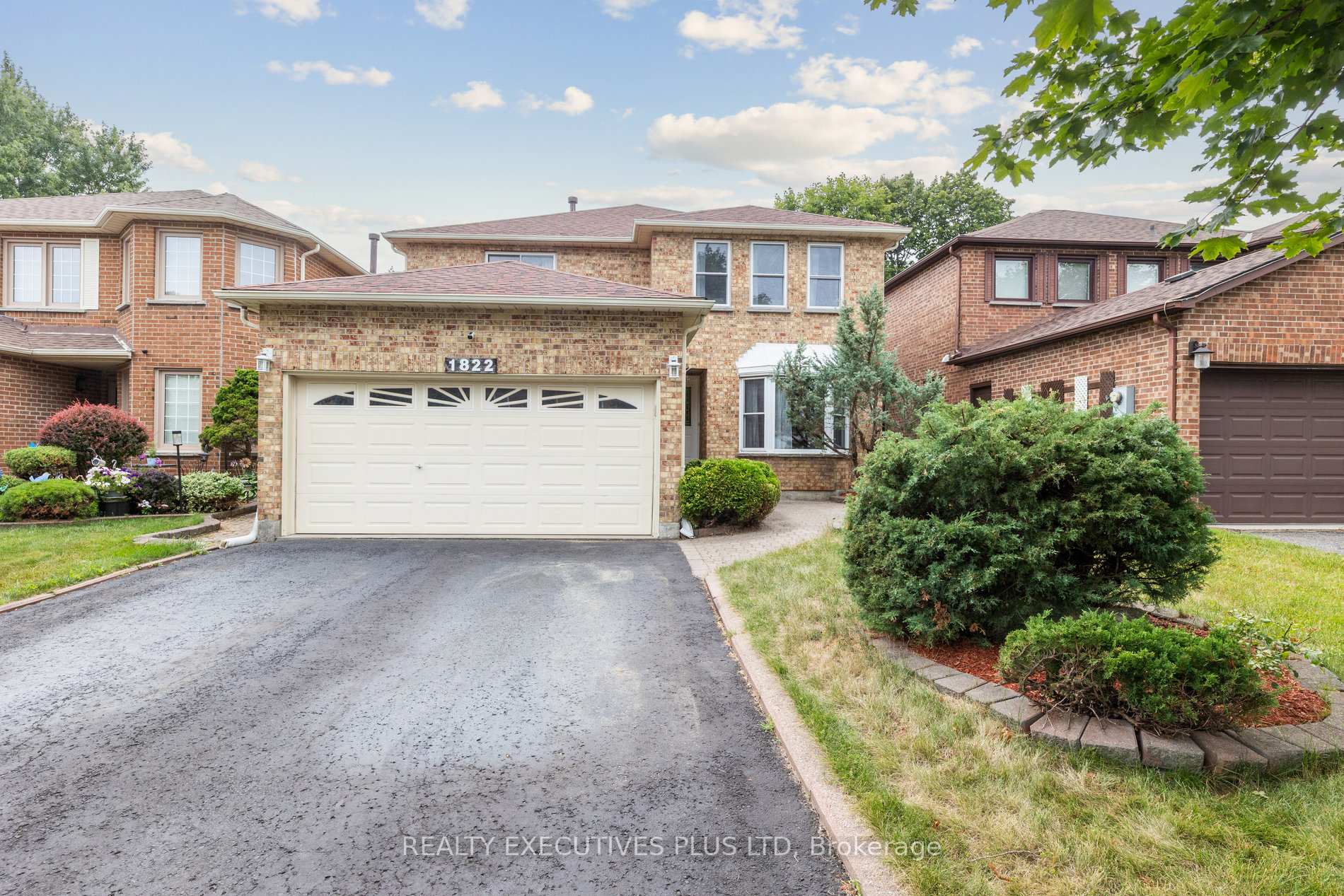Front of 1822 Forestview Drive