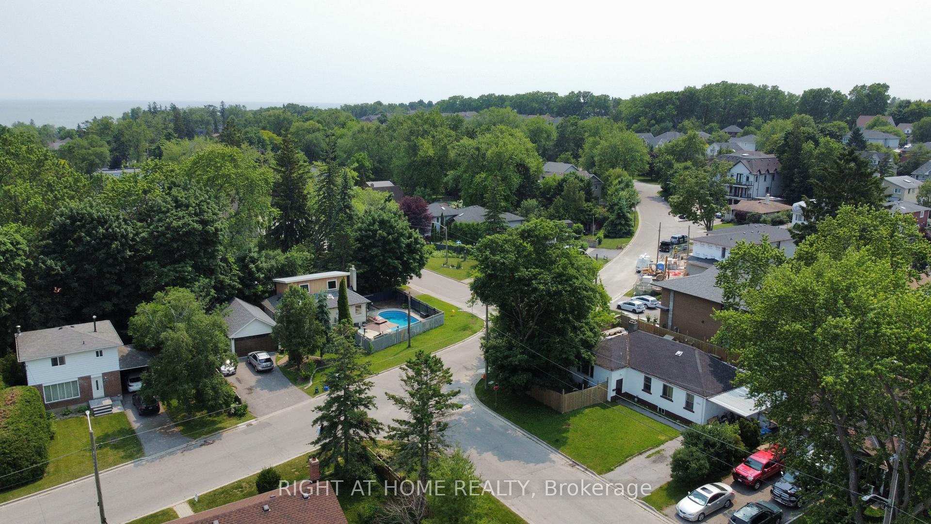 Photo 3 of 668 Marksbury Road, Pickering, West Shore — HOMEH