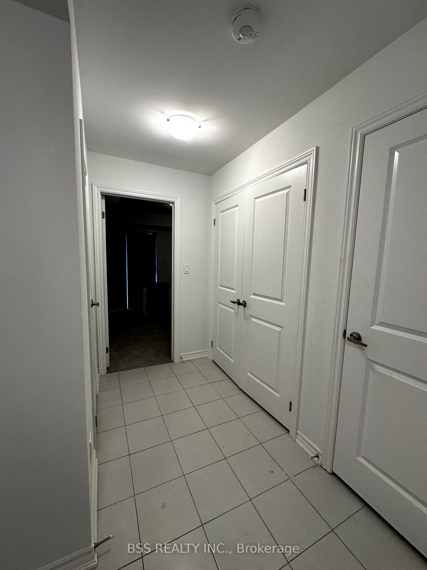 Photo 4 of 792 Eddystone Path, Oshawa, Donevan — HOMEH