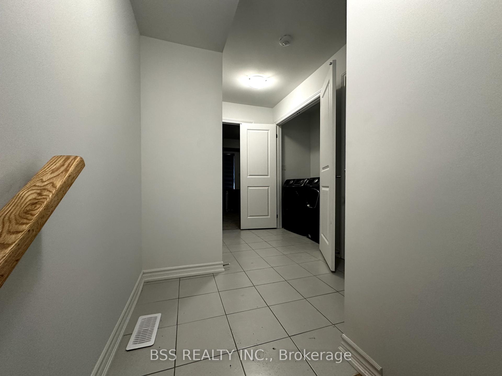 Photo 5 of 792 Eddystone Path, Oshawa, Donevan — HOMEH