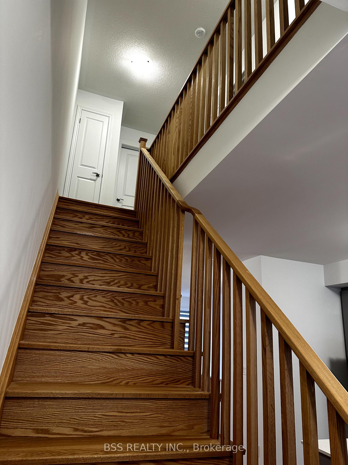 Photo 12 of 792 Eddystone Path, Oshawa, Donevan — HOMEH