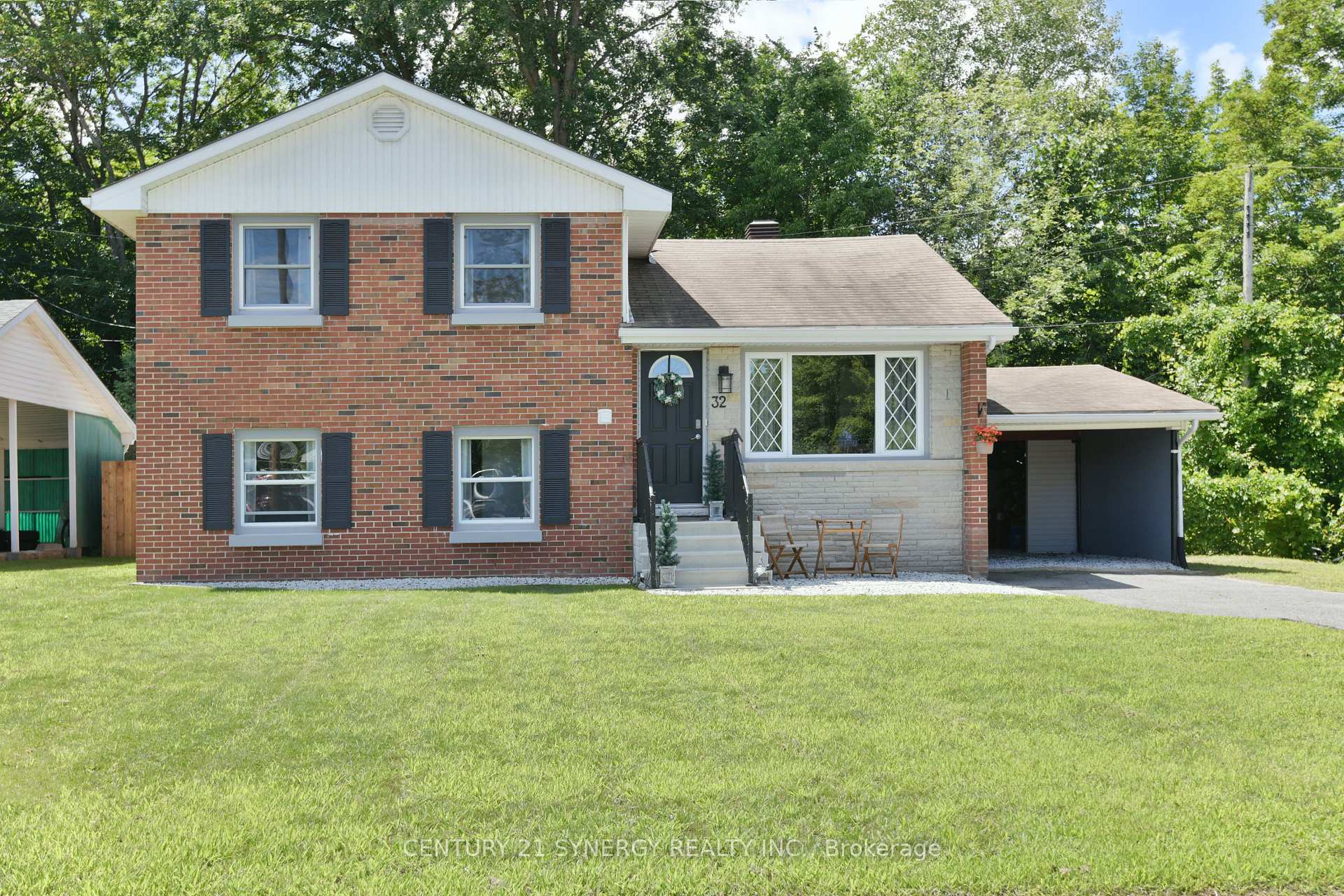 Photo 1 of 32 Francis Street, Renfrew — HOMEH