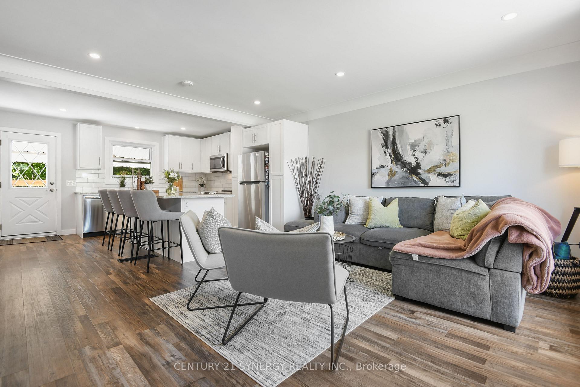 Photo 5 of 32 Francis Street, Renfrew — HOMEH