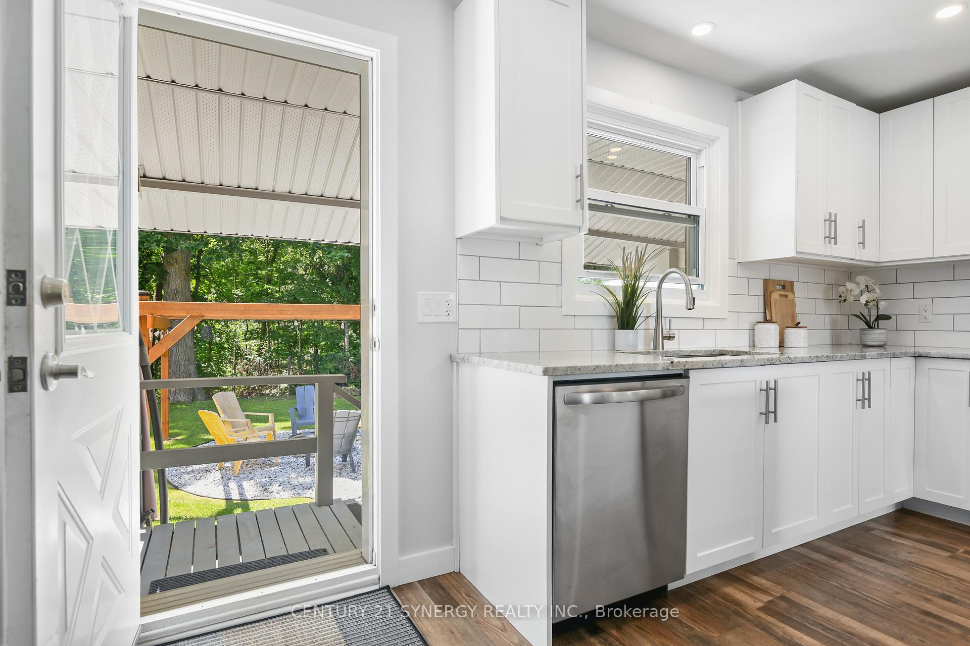 Photo 12 of 32 Francis Street, Renfrew — HOMEH