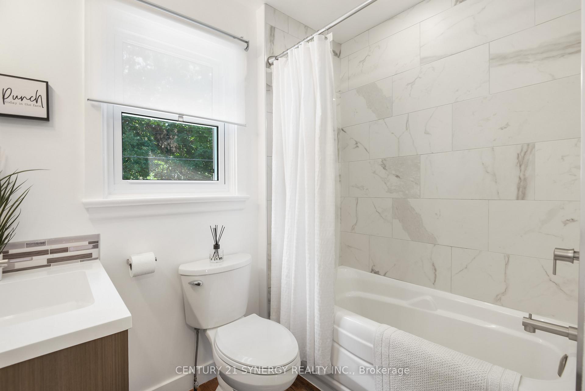 Photo 15 of 32 Francis Street, Renfrew — HOMEH