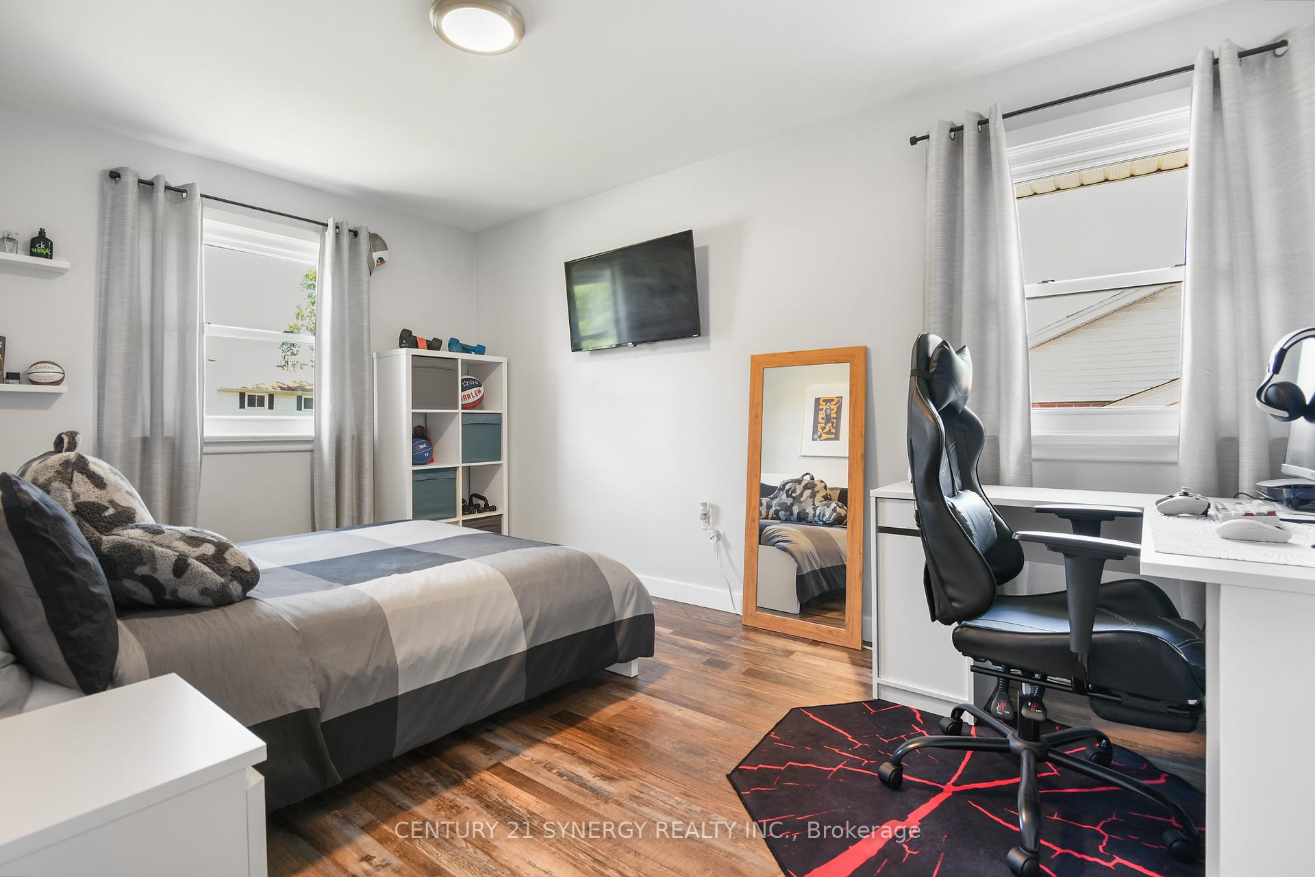 Photo 18 of 32 Francis Street, Renfrew — HOMEH