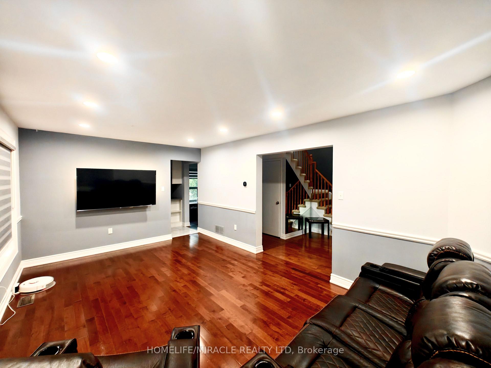 Photo 5 of 1512 Major Oaks Road, Pickering, Brock Ridge — HOMEH