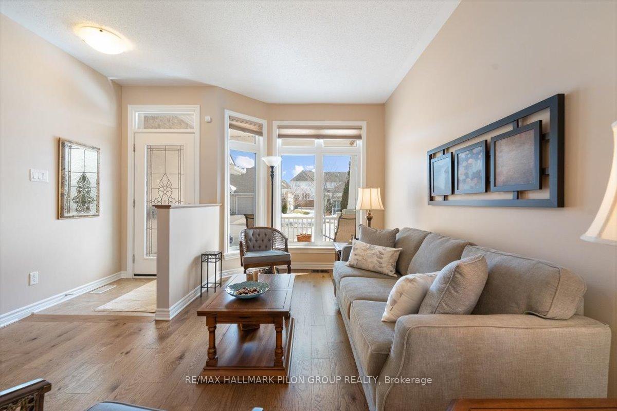 Photo 7 of 206 Brouage Way, Ottawa, Camelot — HOMEH