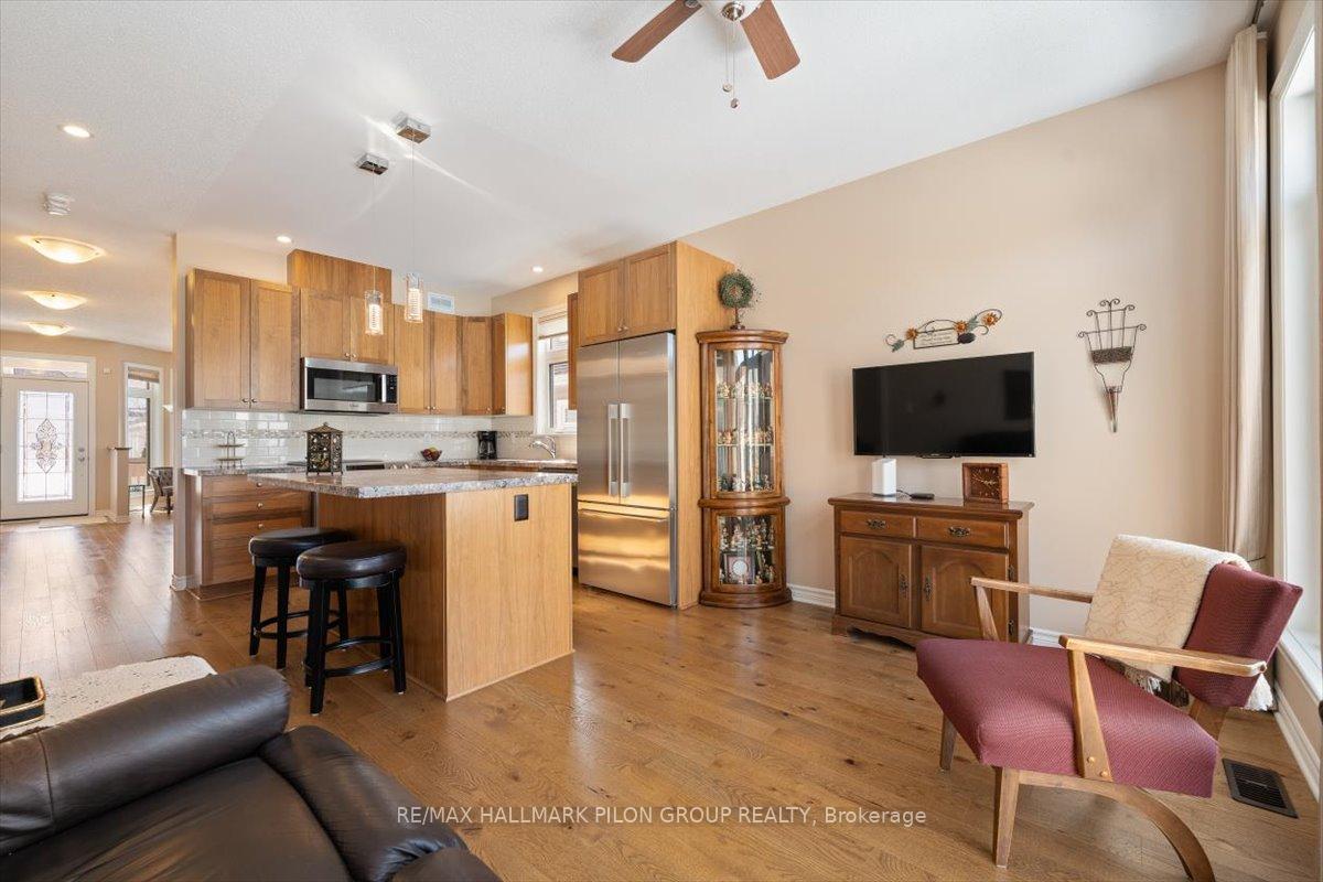 Photo 13 of 206 Brouage Way, Ottawa, Camelot — HOMEH