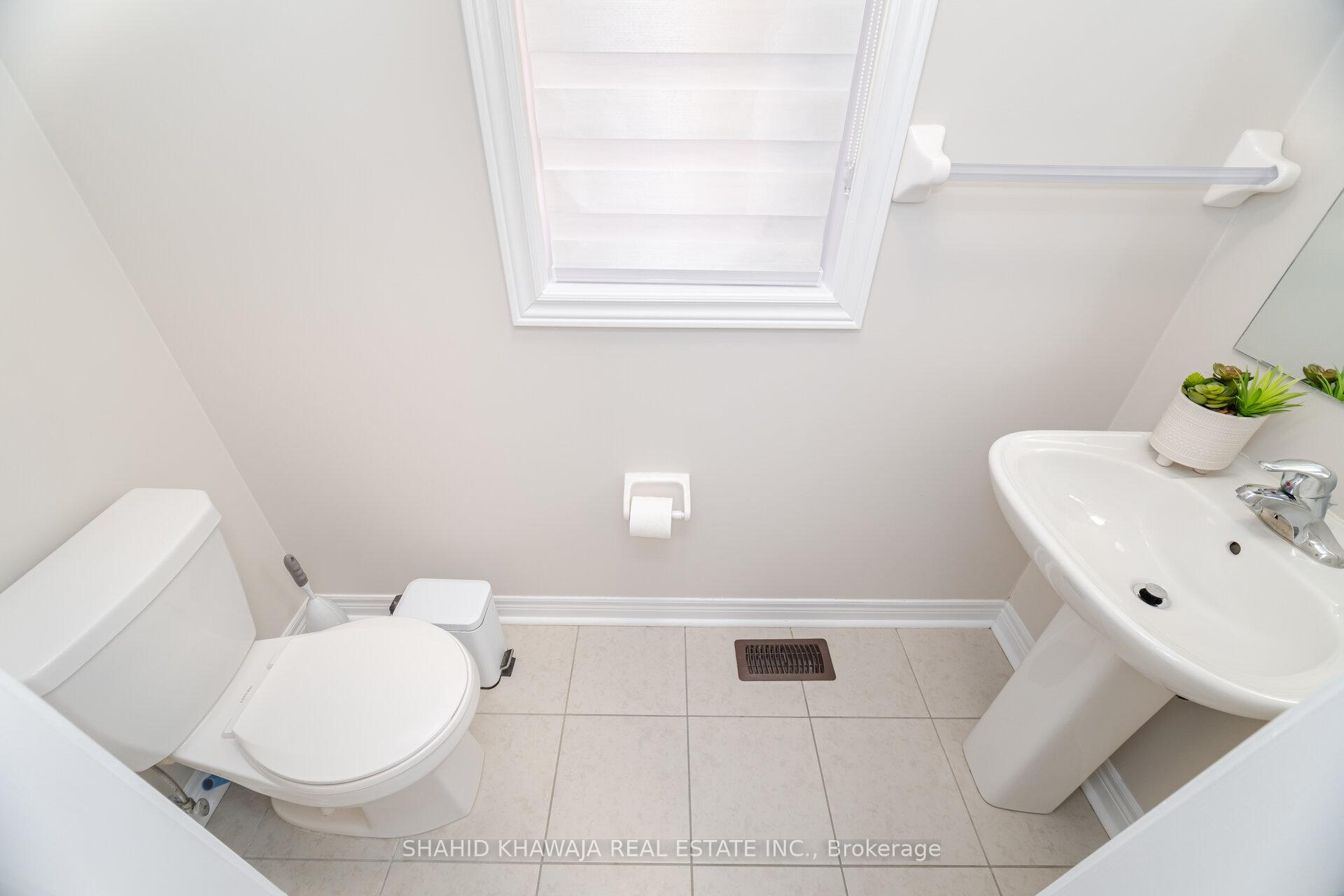 Photo 20 of 501 Bessborough Drive, Milton, Harrison — HOMEH