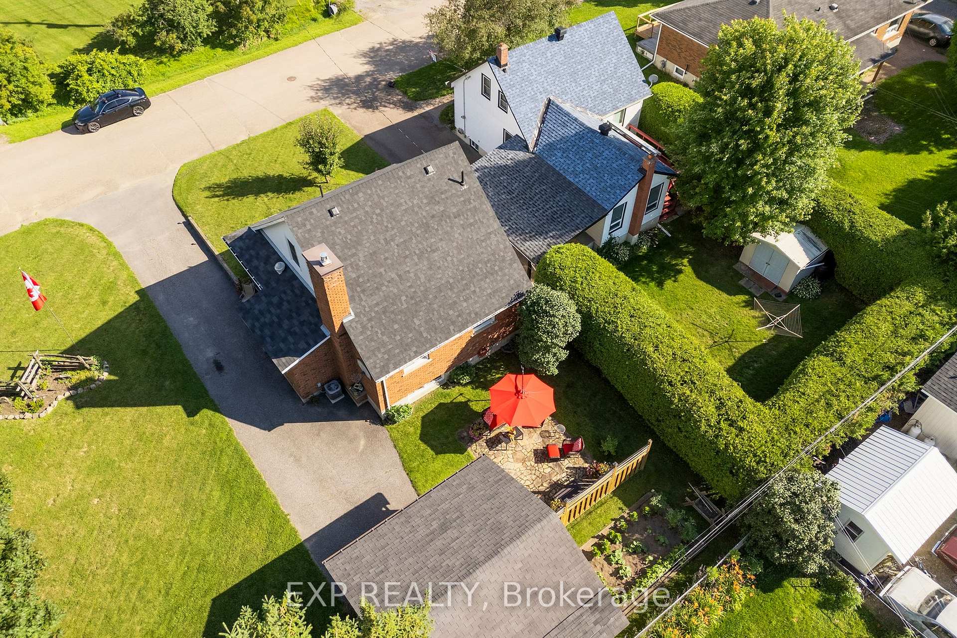 Photo 4 of 84 Graham Avenue, Renfrew — HOMEH