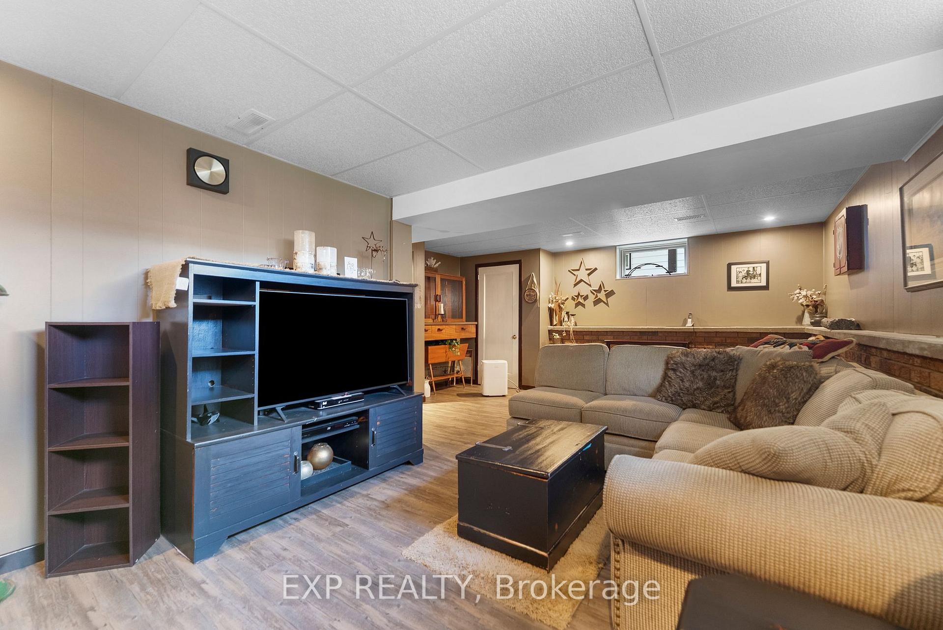 Photo 22 of 84 Graham Avenue, Renfrew — HOMEH
