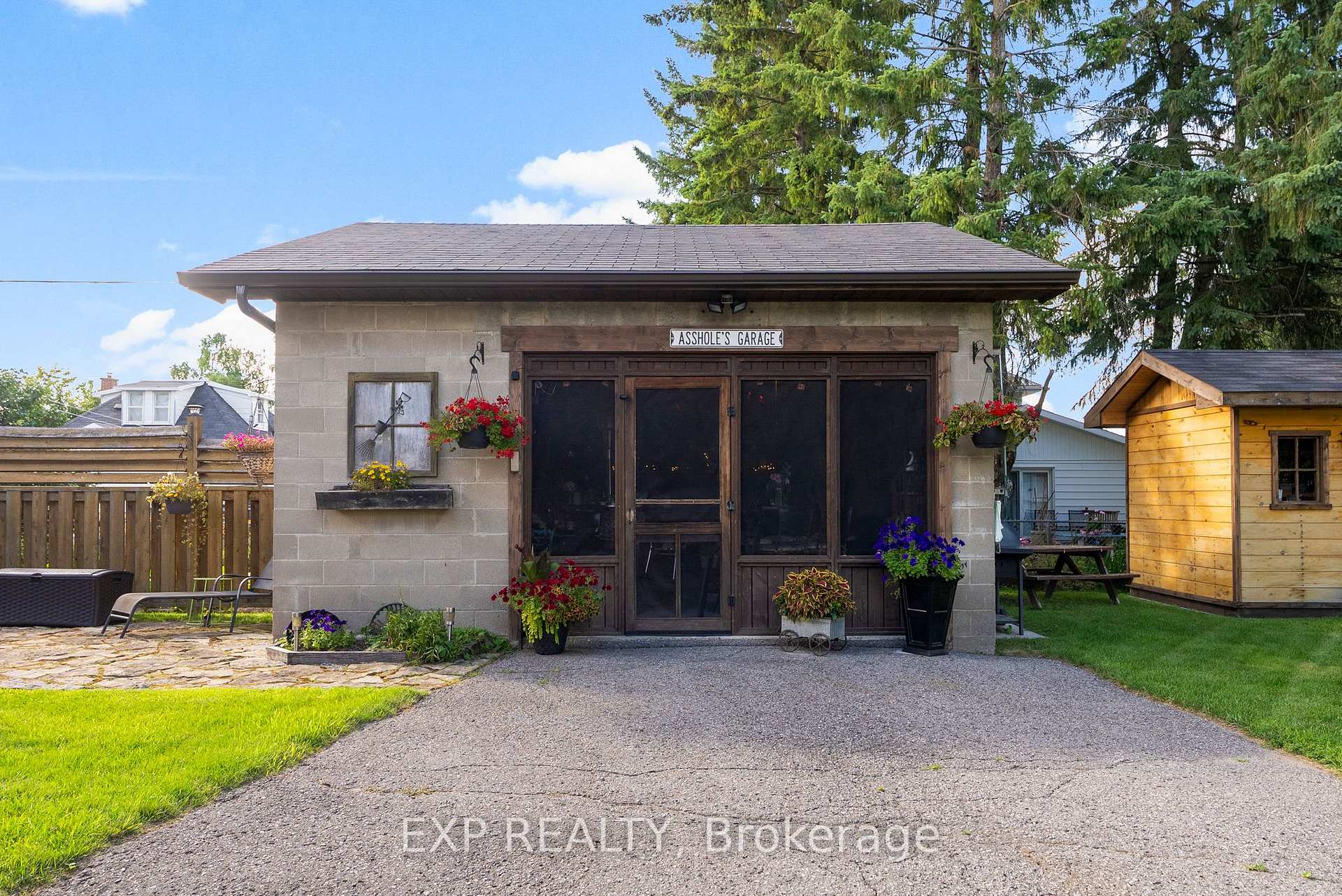Photo 23 of 84 Graham Avenue, Renfrew — HOMEH