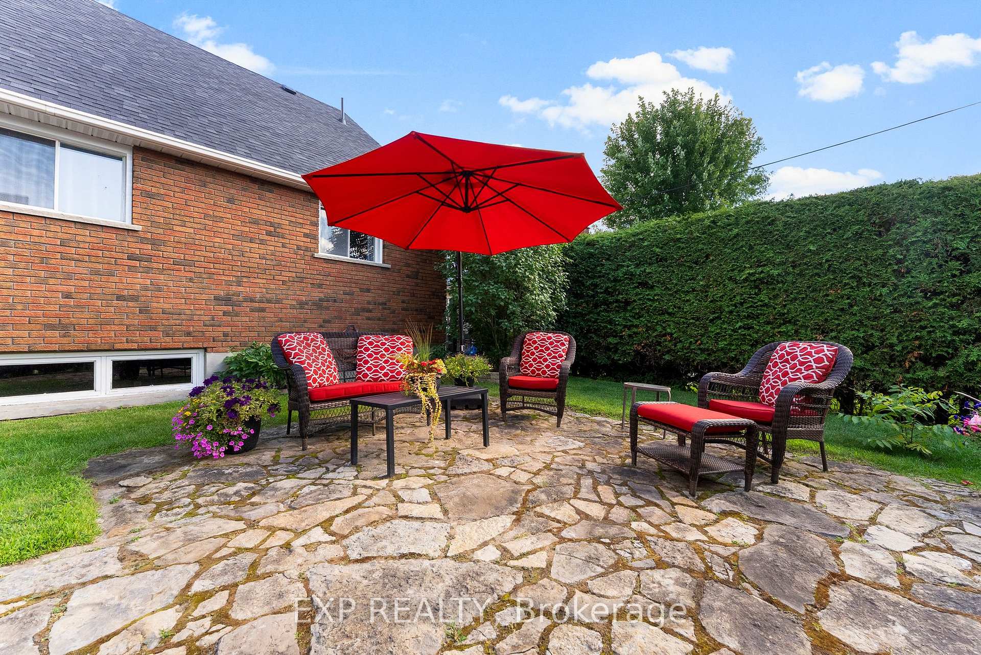 Photo 27 of 84 Graham Avenue, Renfrew — HOMEH