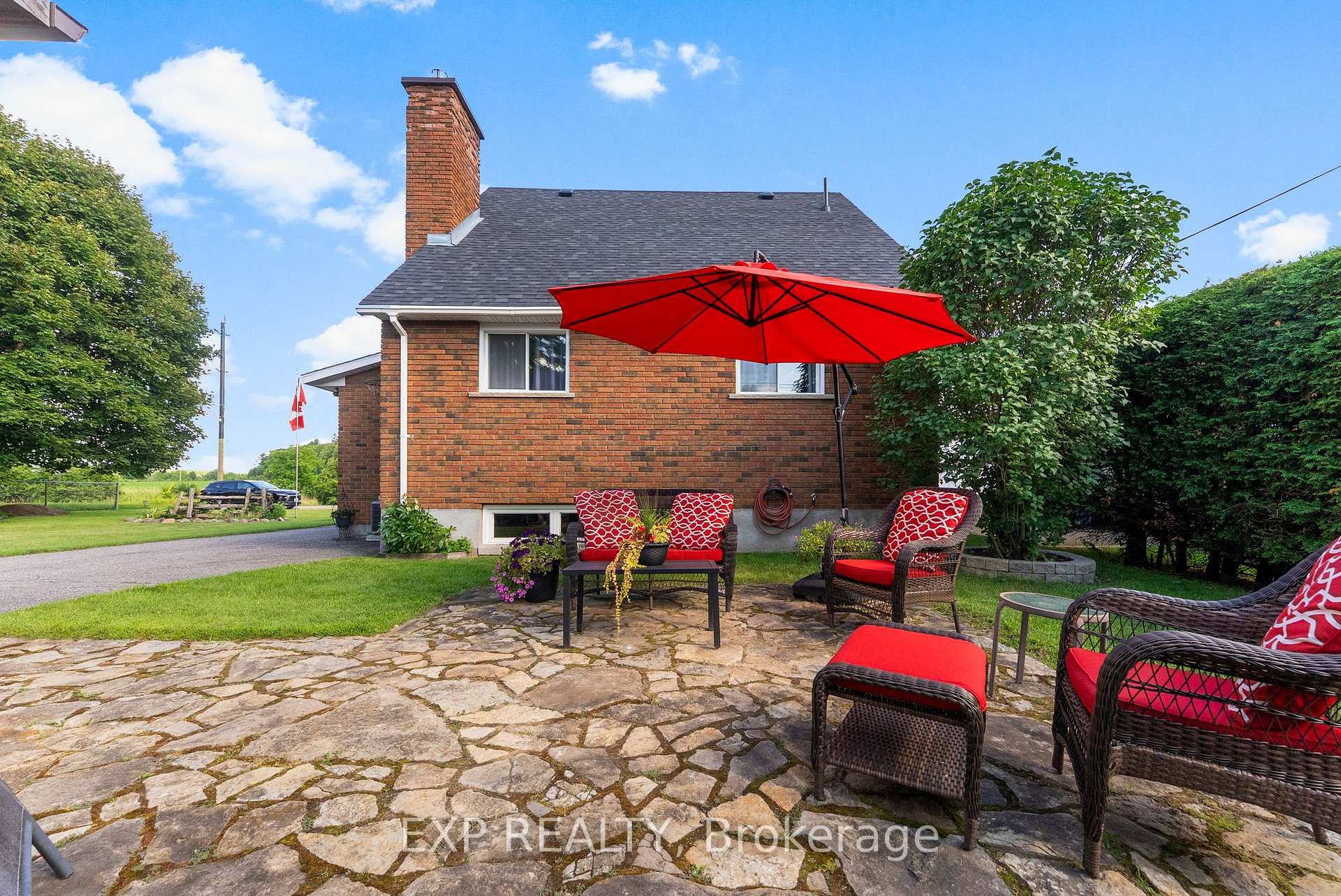 Photo 28 of 84 Graham Avenue, Renfrew — HOMEH