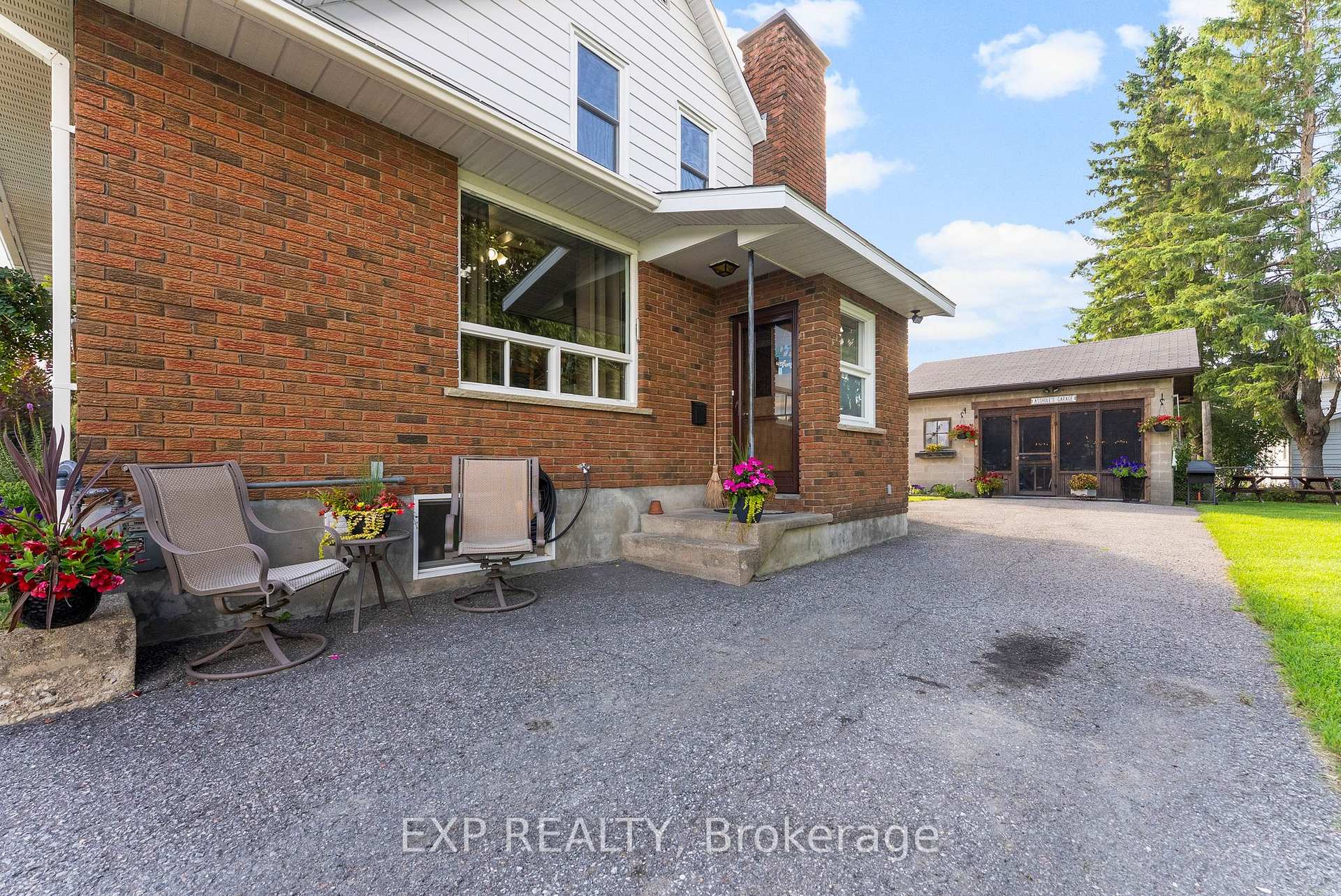 Photo 30 of 84 Graham Avenue, Renfrew — HOMEH