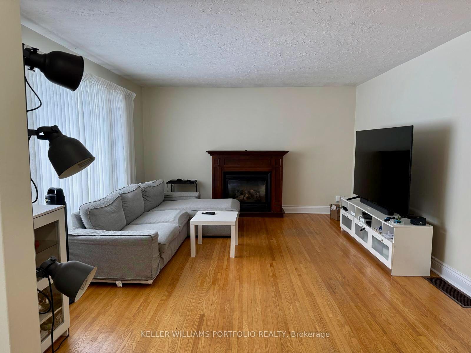 Photo 2 of 804 Donegal Street, Peterborough, Northcrest Ward 5 — HOMEH