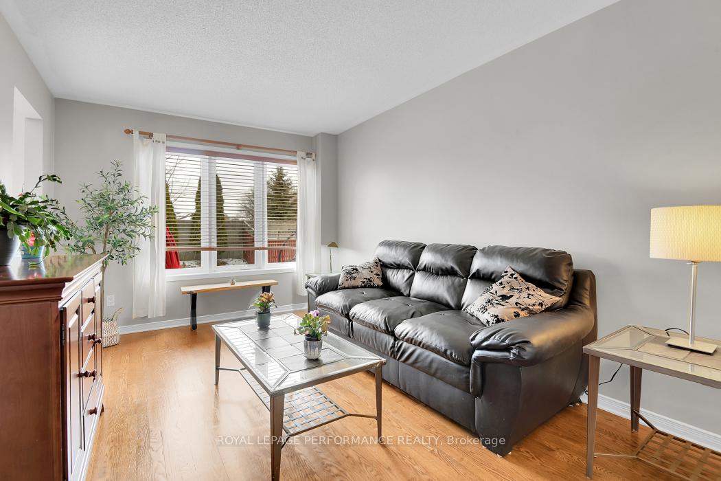 Photo 4 of 1501 Aline Avenue, Ottawa, Fallingbrook/Pineridge — HOMEH