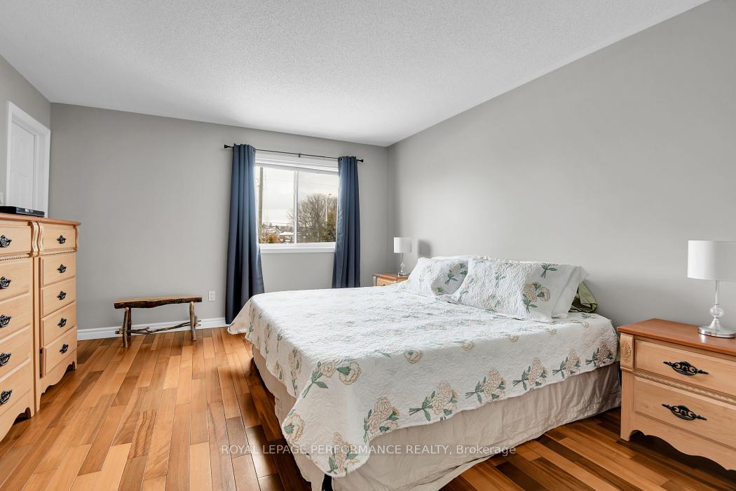Photo 14 of 1501 Aline Avenue, Ottawa, Fallingbrook/Pineridge — HOMEH